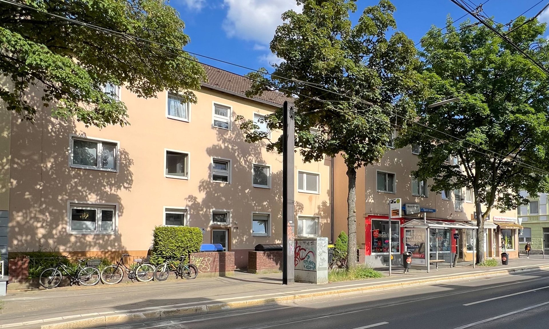 Immobilienangebot - Bonn / Kessenich - Alle - Drei Häuser, ein Investment – Stabilität und Potenzial in Bonn-Kessenich
