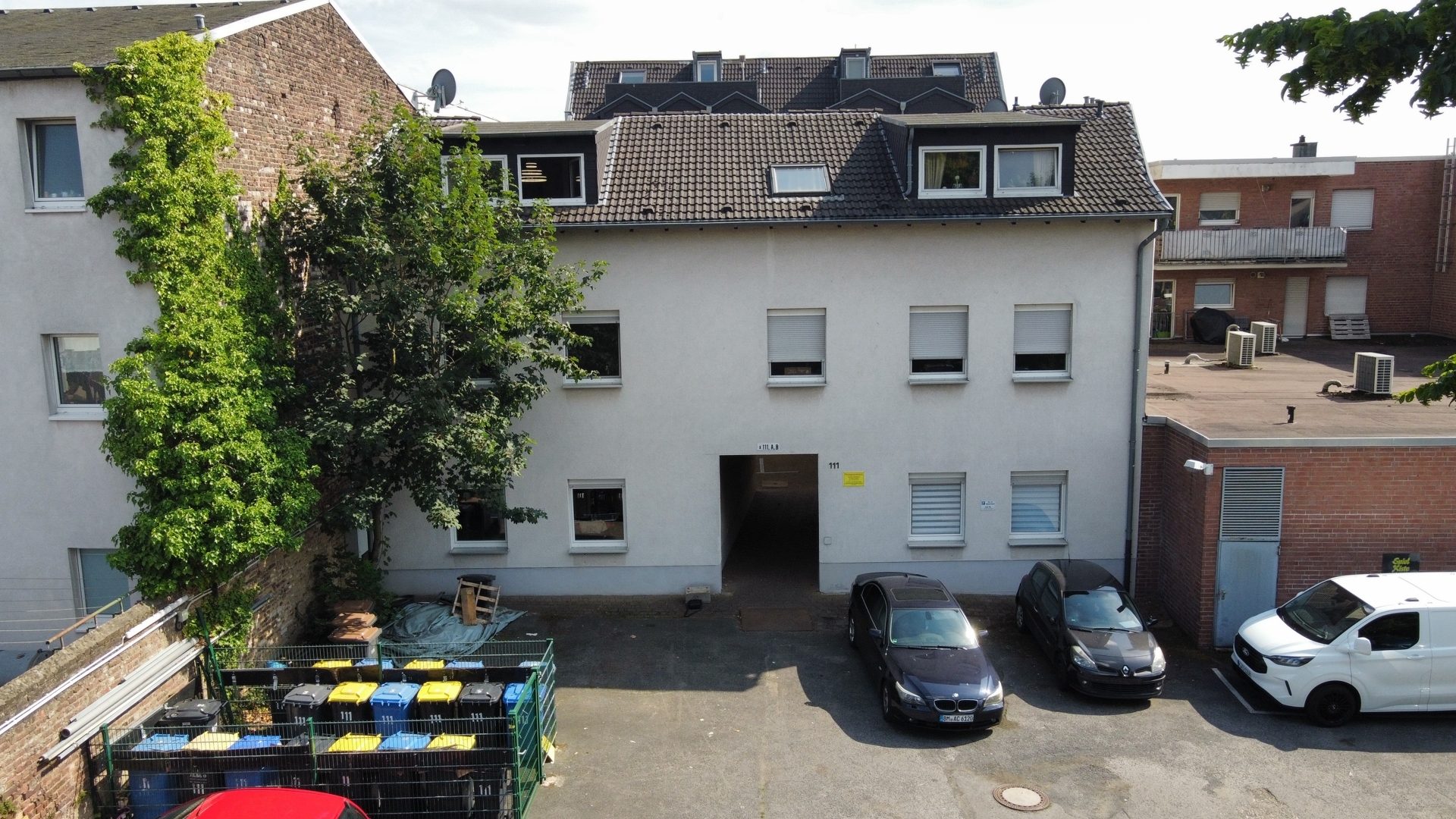 Immobilienangebot - Kerpen - Haus - Mehrfamilienhaus mit 20 Einheiten und Entwicklungschancen