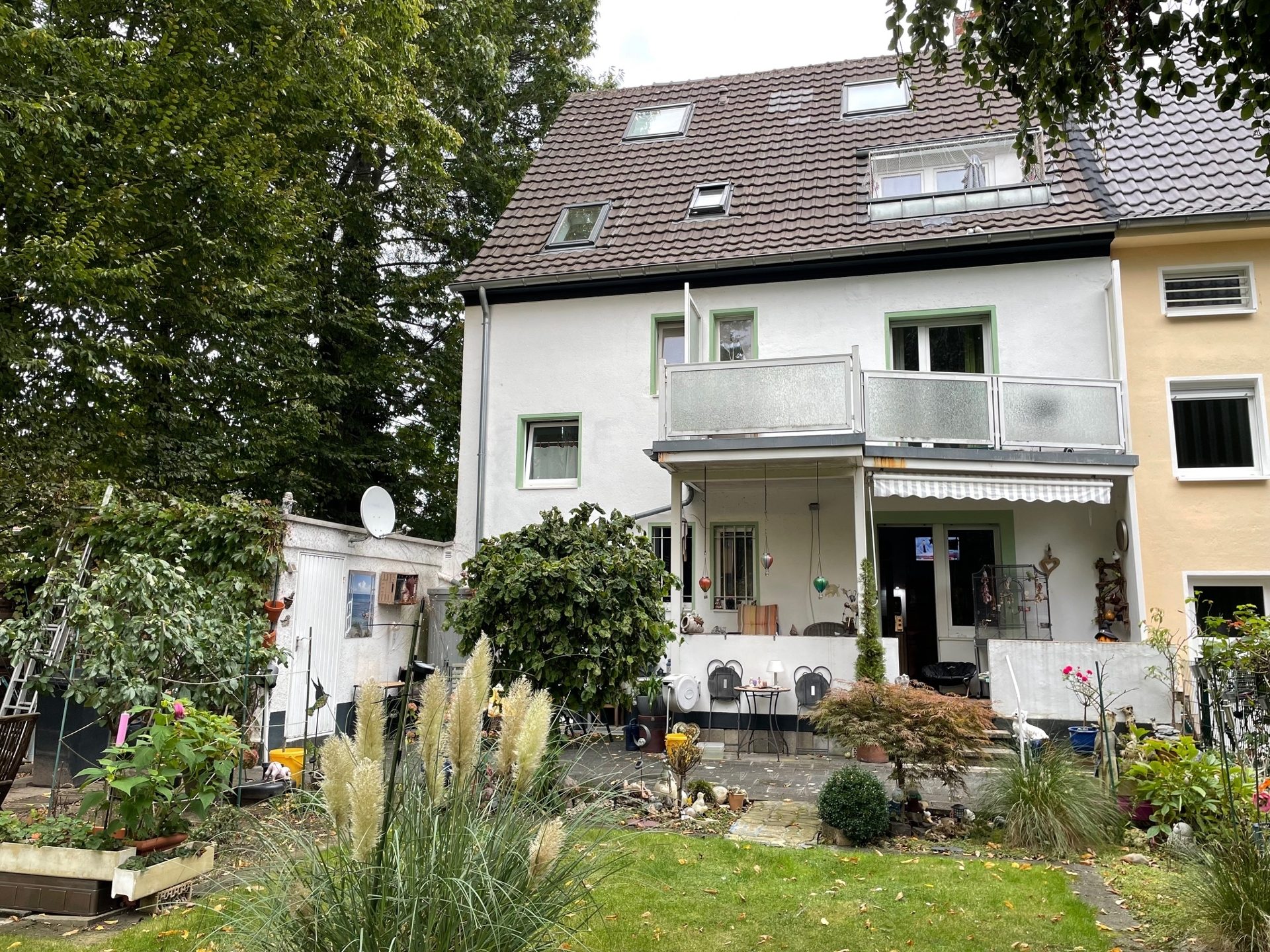 Immobilienangebot - Köln-Stammheim - Haus - Saniertes Dreifamilienhaus!