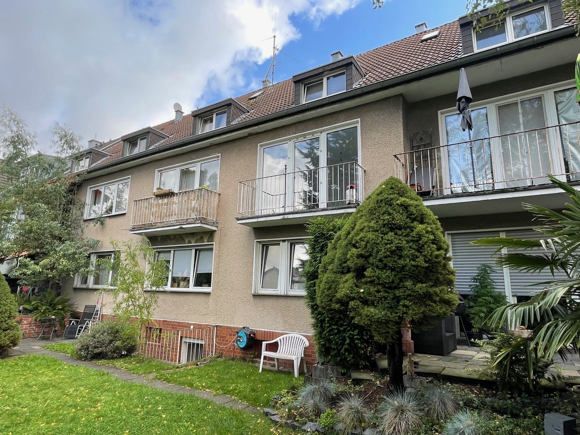 Immobilienangebot - Köln / Niehl - Alle - Mehrfamilienhaus mit 12 Einheiten in Rheinnähe