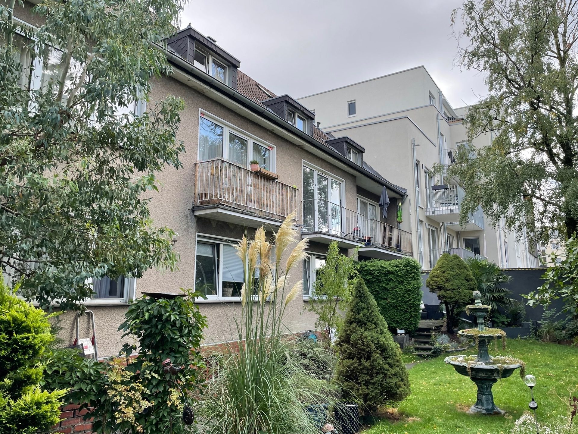 Immobilienangebot - Köln / Niehl - Alle - Mehrfamilienhaus mit 12 Einheiten in Rheinnähe