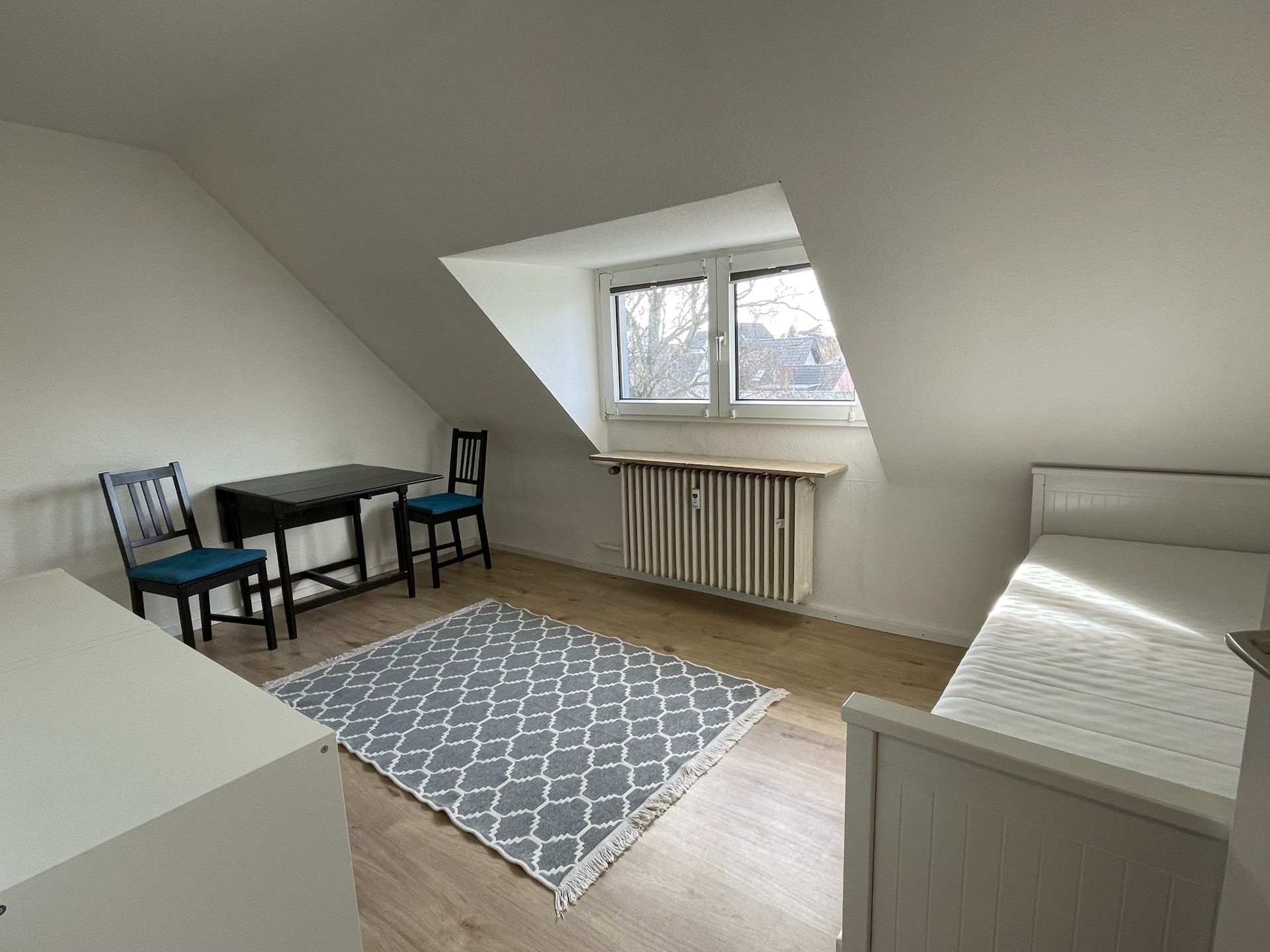 Immobilienangebot - Köln / Niehl - Alle - Mehrfamilienhaus mit 12 Einheiten in Rheinnähe