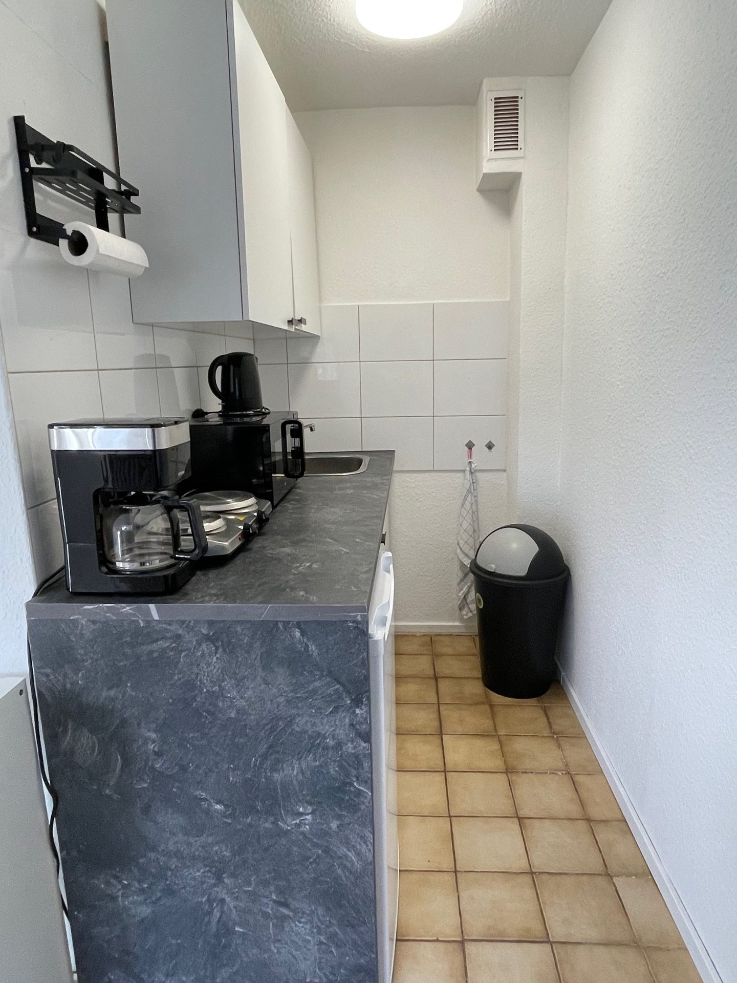 Immobilienangebot - Köln / Niehl - Alle - Mehrfamilienhaus mit 12 Einheiten in Rheinnähe