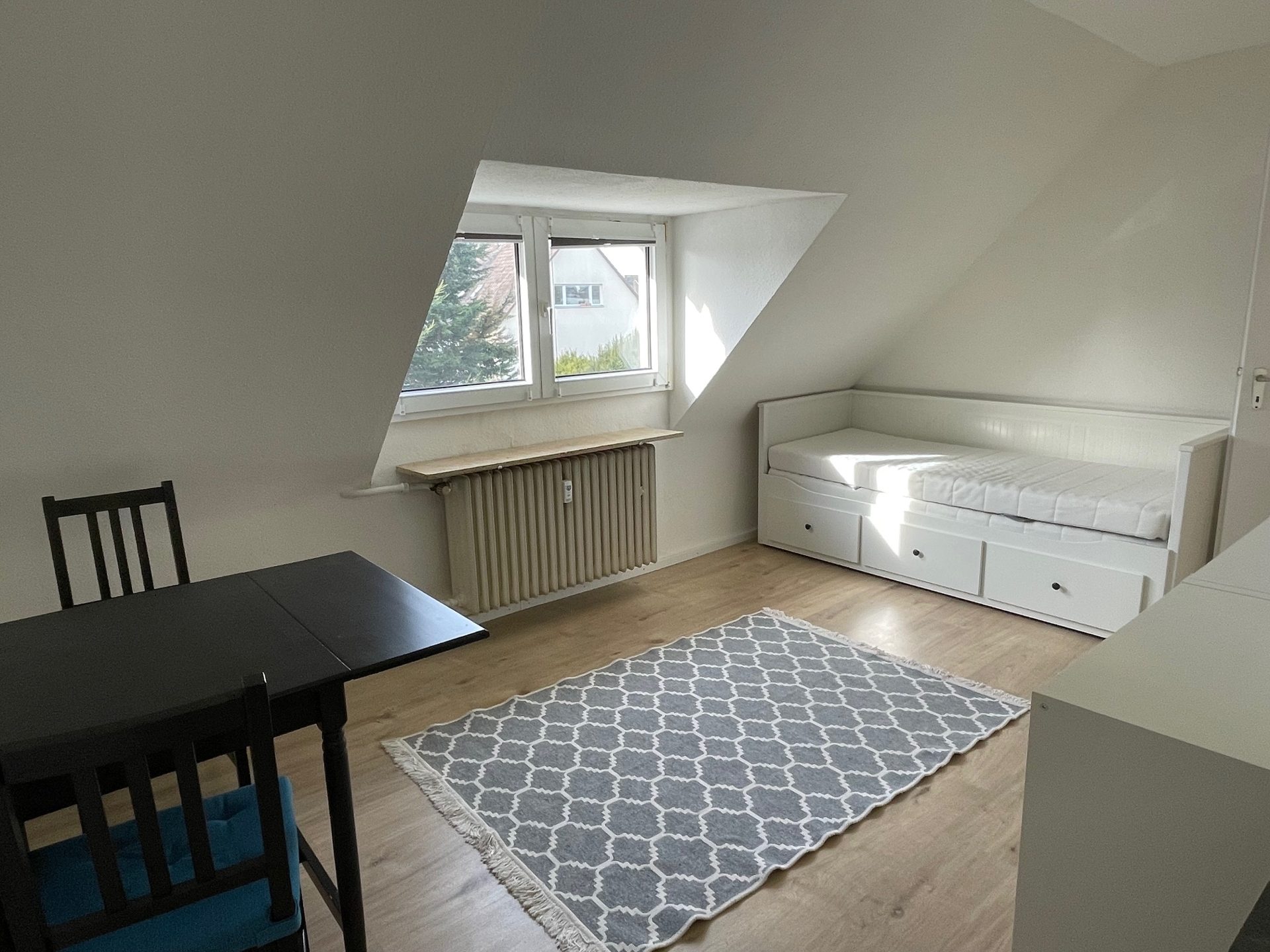 Immobilienangebot - Köln / Niehl - Alle - Mehrfamilienhaus mit 12 Einheiten in Rheinnähe