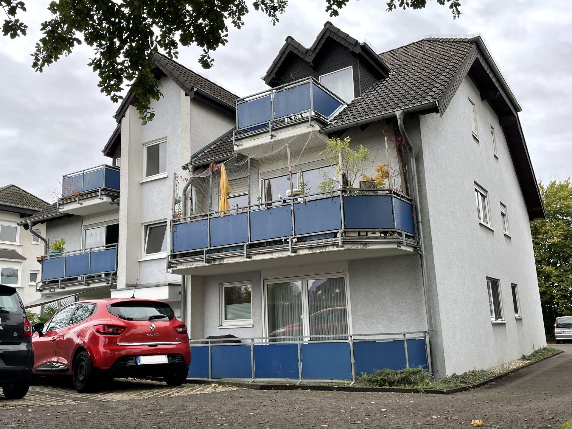 Immobilienangebot - Bornheim - Alle - Gepflegtes Mehrfamilienhaus mit 8 Wohneinheiten – Kapitalanlage mit Potenzial