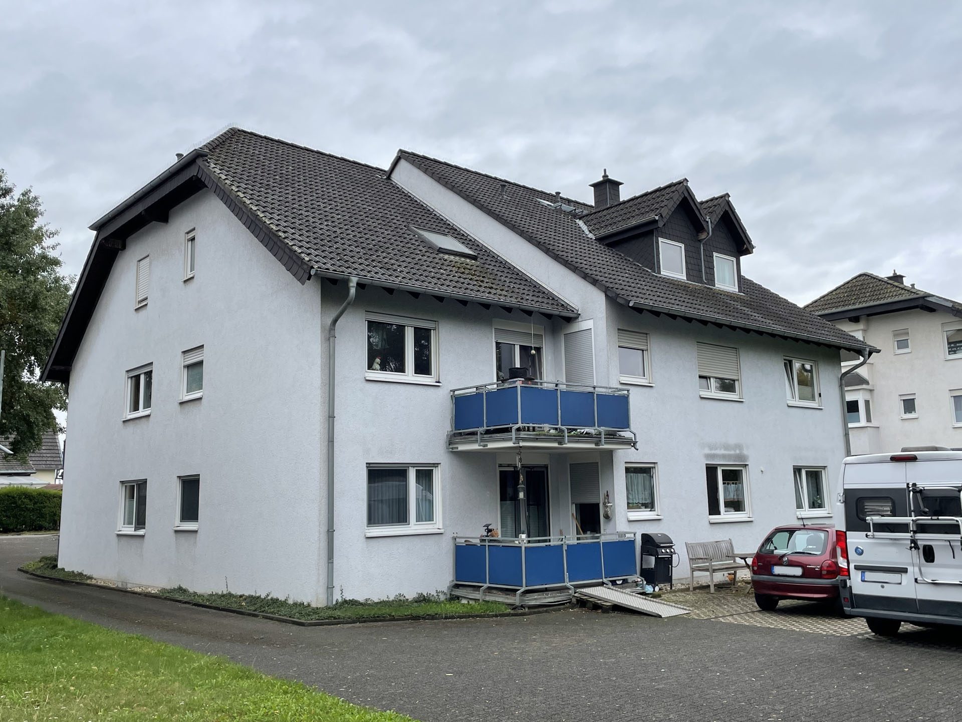 Immobilienangebot - Bornheim - Alle - Gepflegtes Mehrfamilienhaus mit 8 Wohneinheiten – Kapitalanlage mit Potenzial