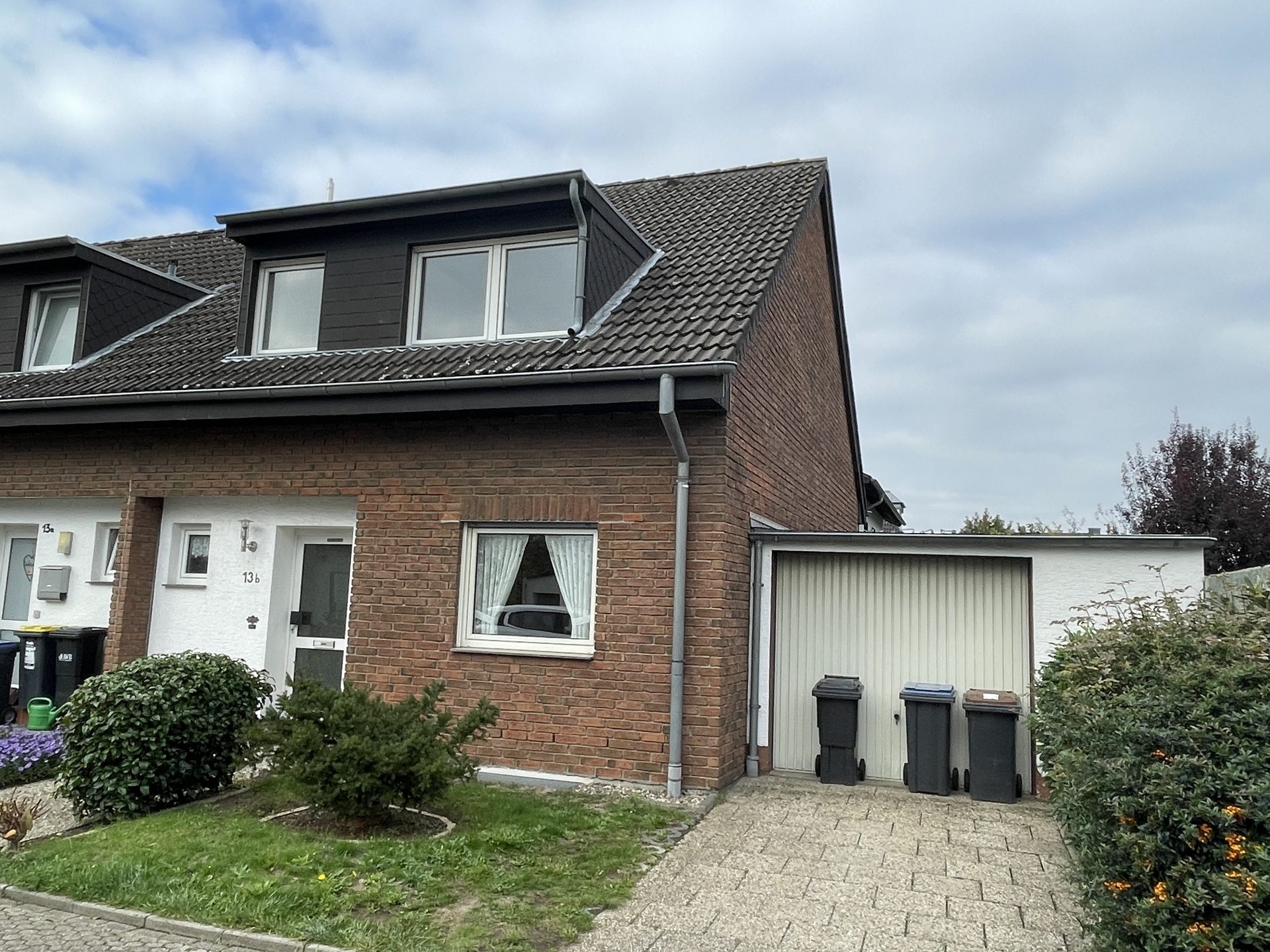 Immobilienangebot - Köln/Porz Zündorf - Haus - Charmante Doppelhaushälfte in Zündorf – Ideal für individuelle Gestaltung