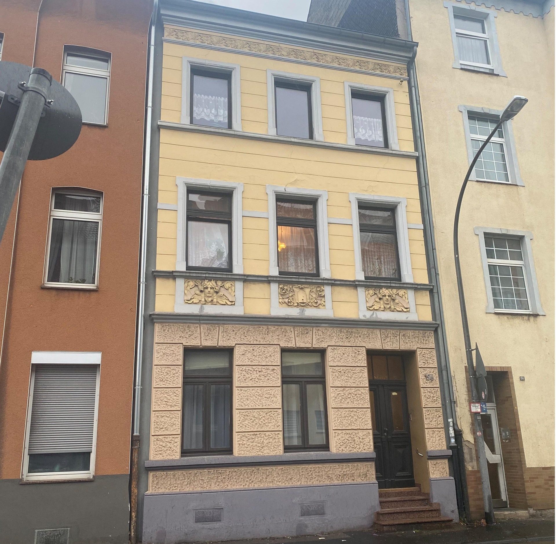 Immobilienangebot - Köln - Haus - Sanierungsbedürftig...