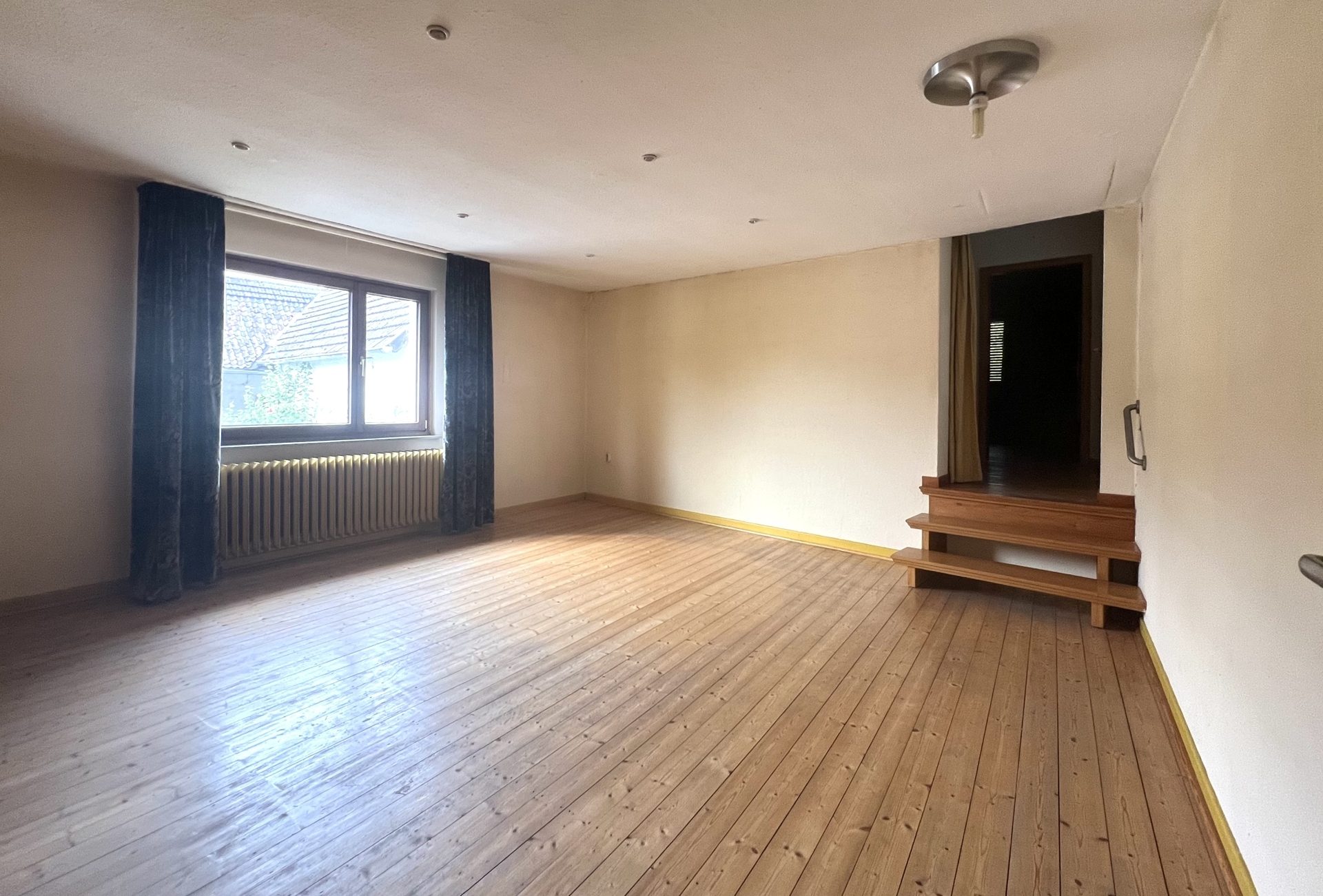 Immobilienangebot - Königswinter / Eisbach - Haus - Wohnensemble mit Entwicklungspotenzial auf 2.650 m² großem Grundstück!