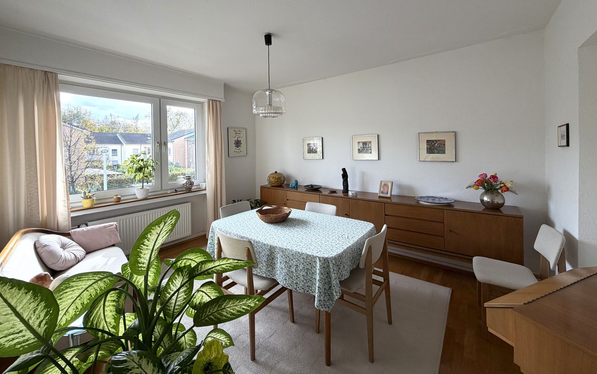 Immobilienangebot - Bonn / Auerberg - Haus - Attraktives Zweifamilienhaus -Eigennutzung und Vermietung möglich!