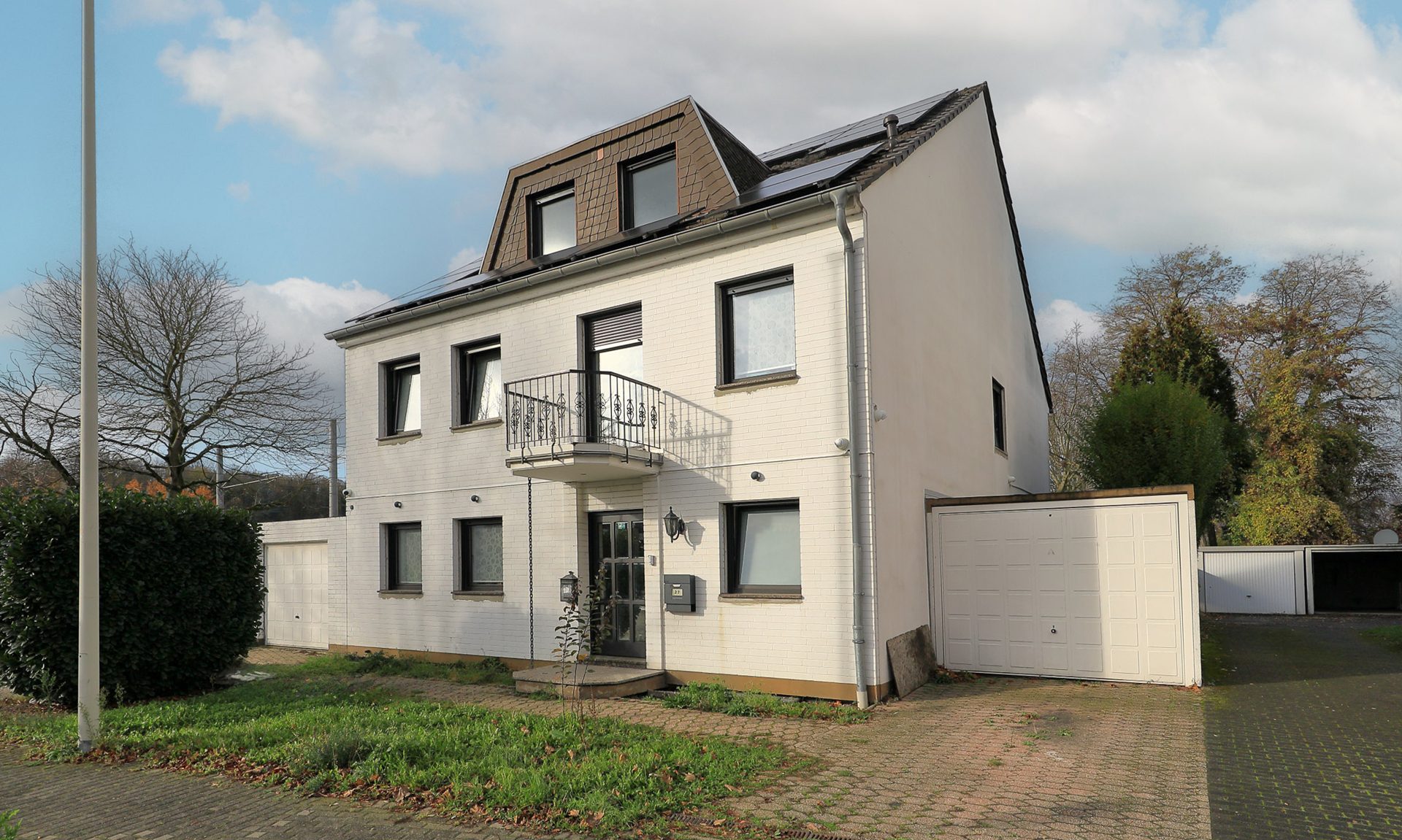 Immobilienangebot - Bornheim - Haus - Modernisiertes Haus mit viel Platz – ideal zum Wohnen und Arbeiten