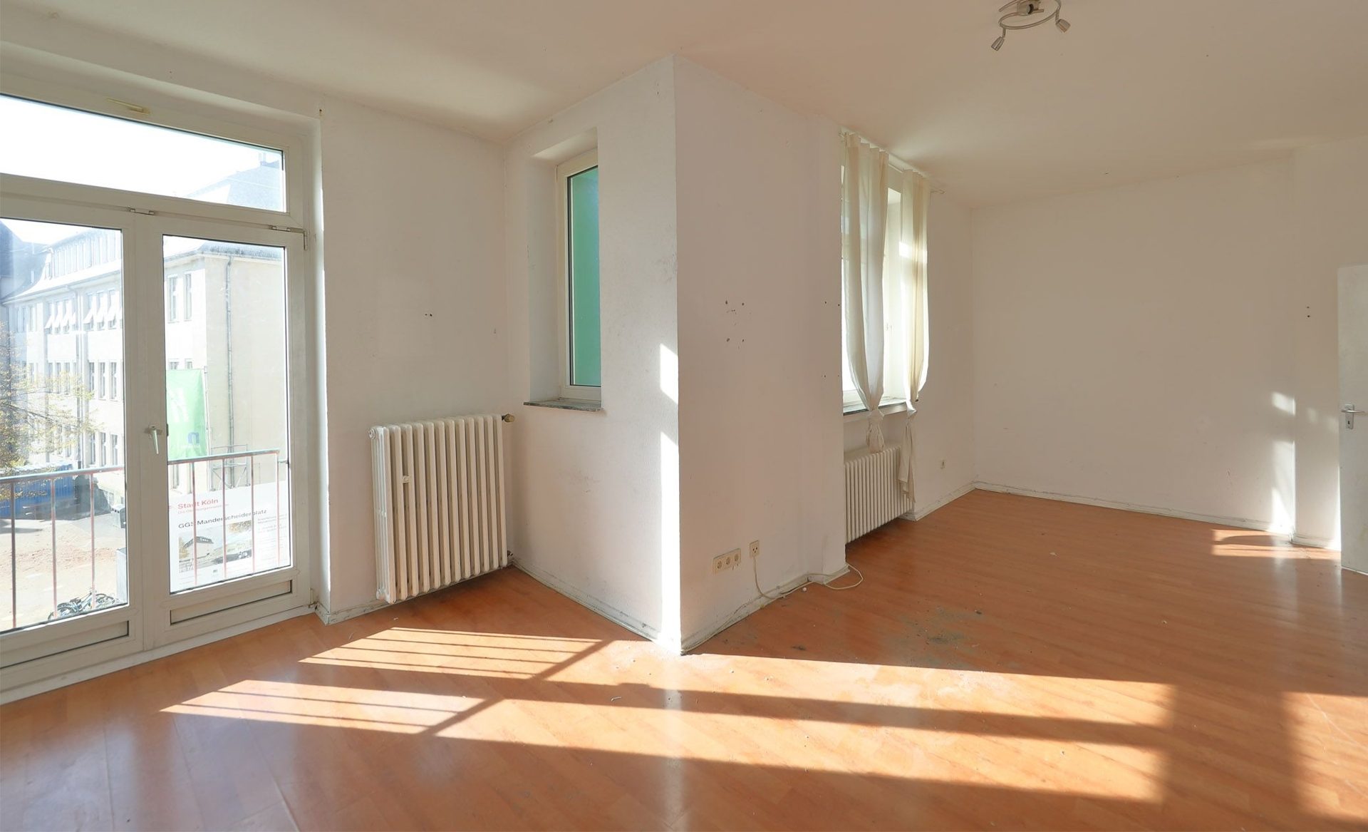 Immobilienangebot - Köln - Alle - Exponierte Lage am Manderscheider Platz!