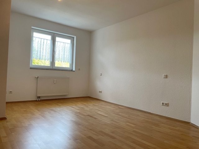 Immobilienangebot - Köln / Eil - Wohnung - Sofort verfügbar, BJ 2005, Balkon, Einzelgarage
