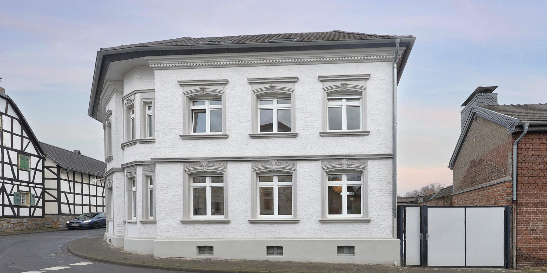 Immobilienangebot - Troisdorf - Wohnung - Stilvolle Altbau-Maisonettewohnung mit charmantem eigenen Garten