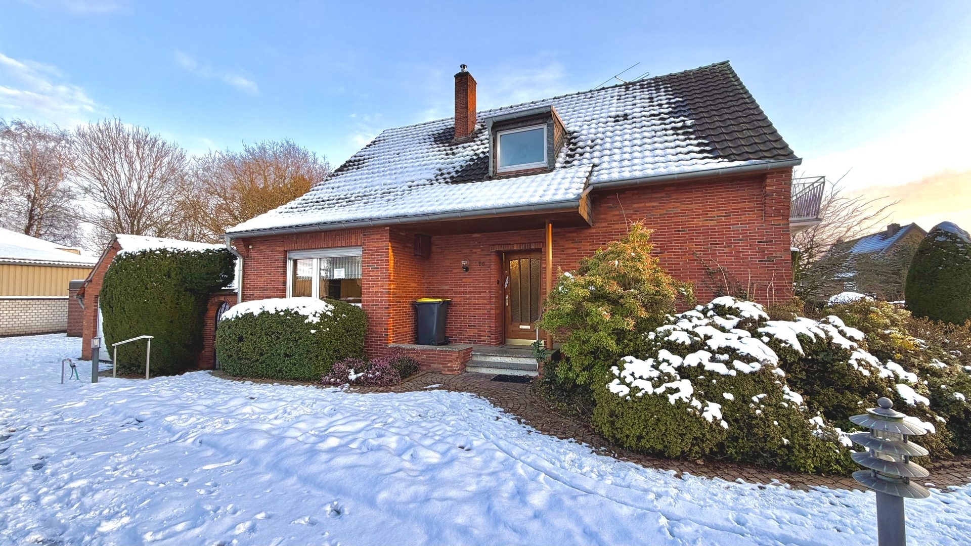 Immobilienangebot - Issum - Haus - Platz für Leben und Projekte: Zuhause mit Garage, Raum und Ideen