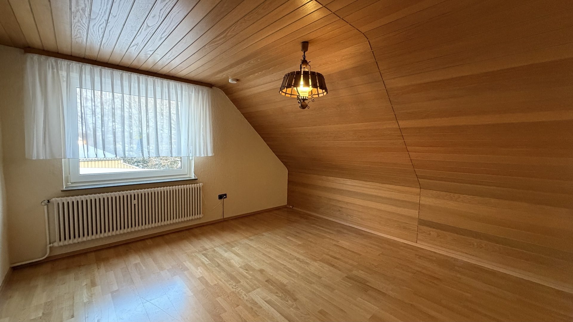 Immobilienangebot - Issum - Haus - Platz für Leben und Projekte: Zuhause mit Garage, Raum und Ideen