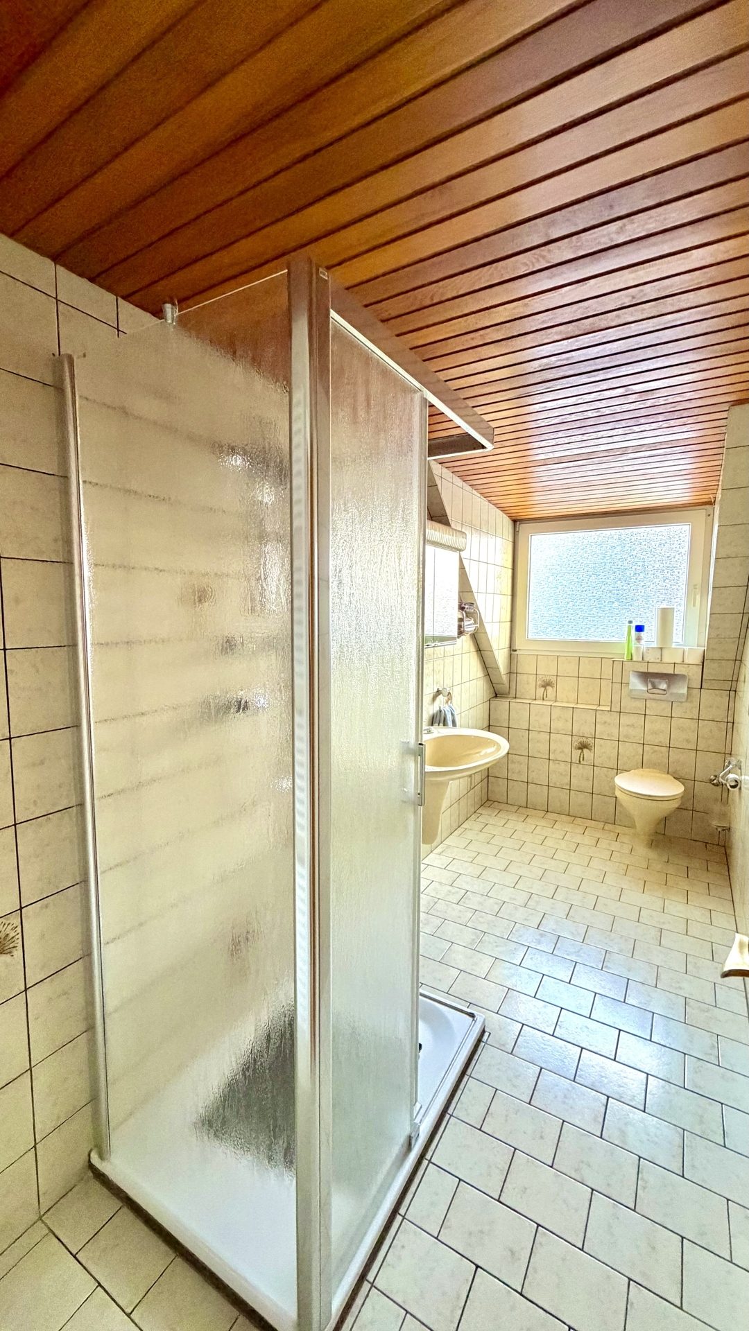 Immobilienangebot - Issum - Haus - Platz für Leben und Projekte: Zuhause mit Garage, Raum und Ideen
