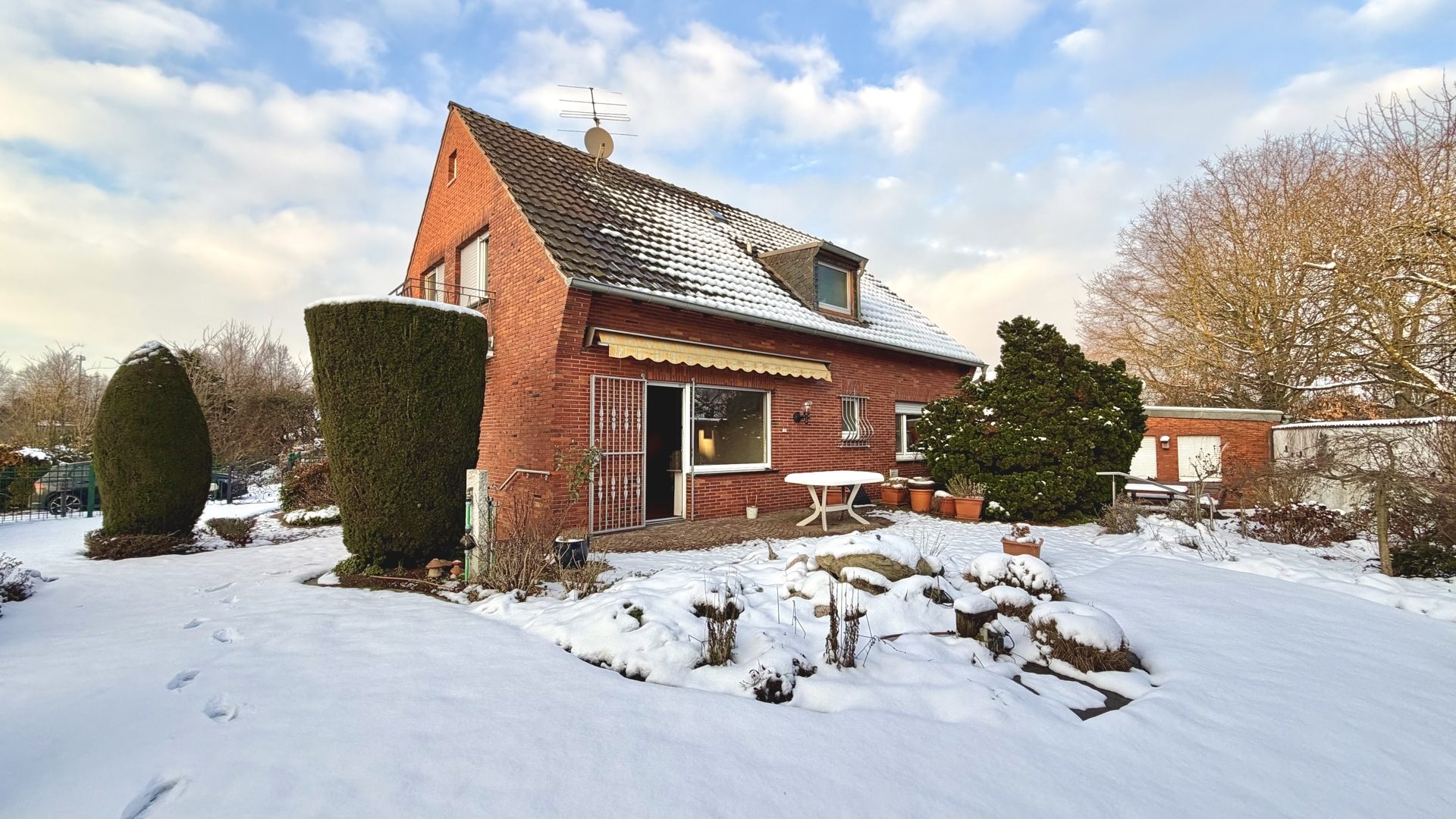 Immobilienangebot - Issum - Haus - Platz für Leben und Projekte: Zuhause mit Garage, Raum und Ideen