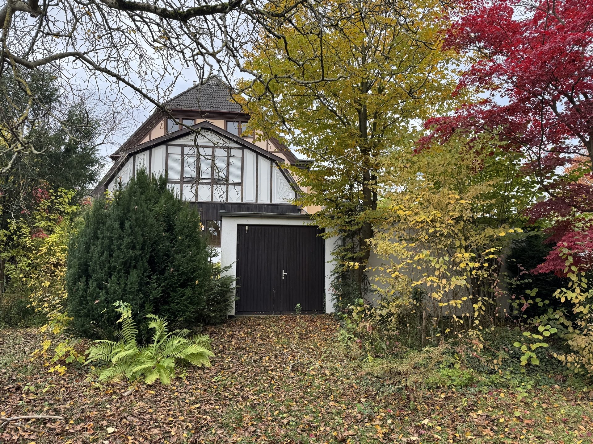 Immobilienangebot - Brühl - Haus - Historisches Stadthaus in bester Lage: Großzügiger Wohnraum und zahlreiche Nutzungsmöglichkeiten