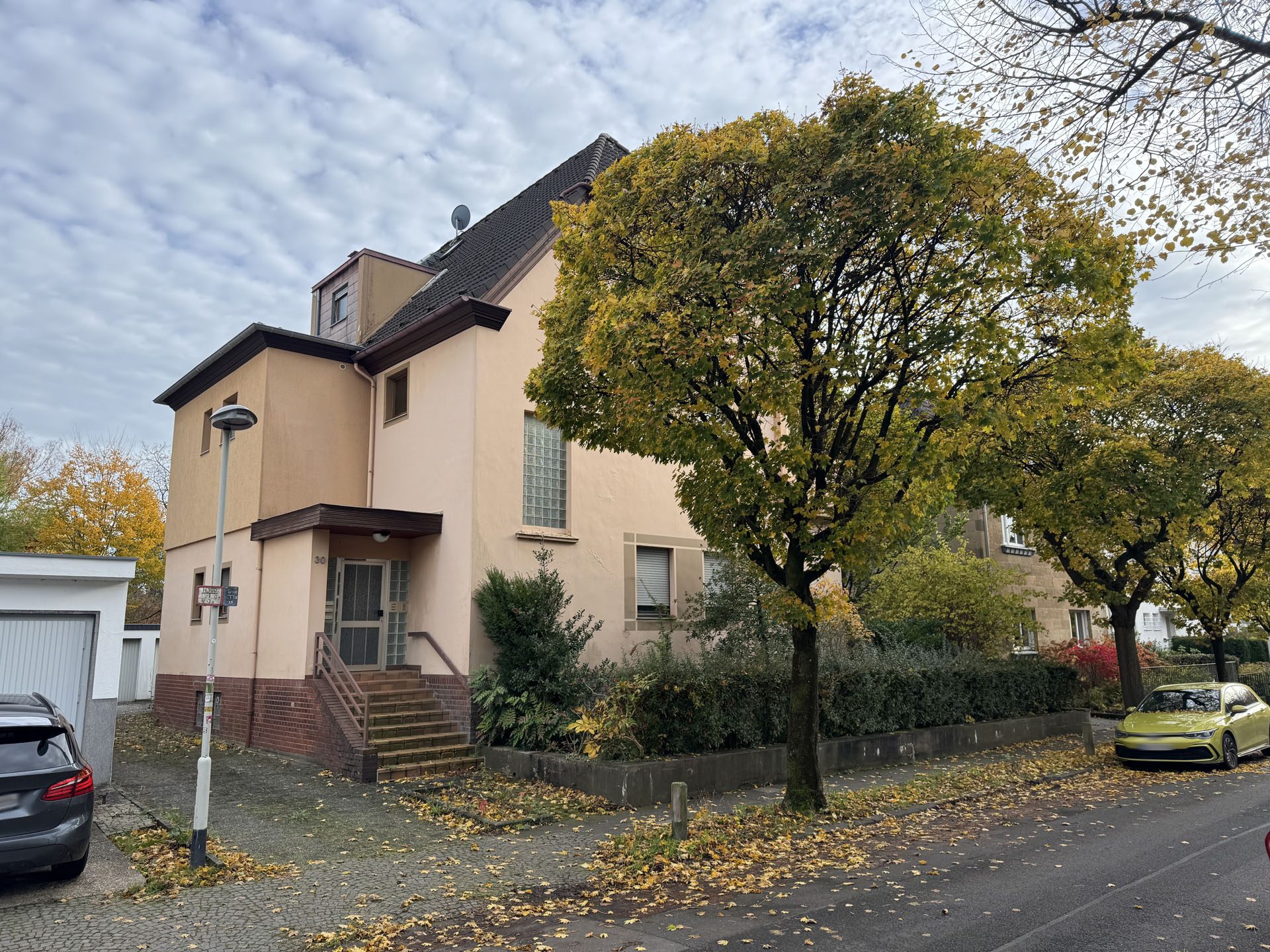 Immobilienangebot - Brühl - Haus - Historisches Stadthaus in bester Lage: Großzügiger Wohnraum und zahlreiche Nutzungsmöglichkeiten