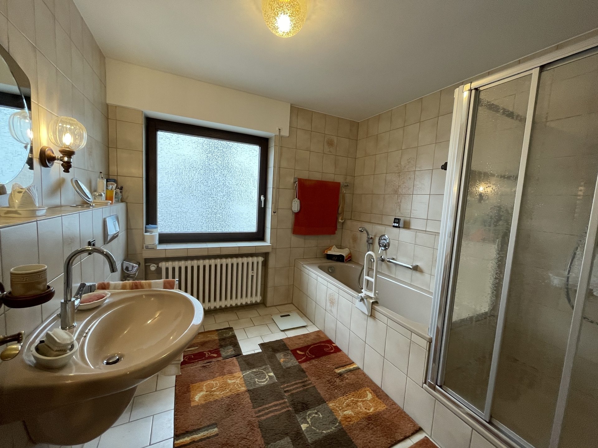 Immobilienangebot - Bornheim-Sechtem - Haus - Geräumiges Einfamilienhaus mit viel Potenzial in ruhiger Lage