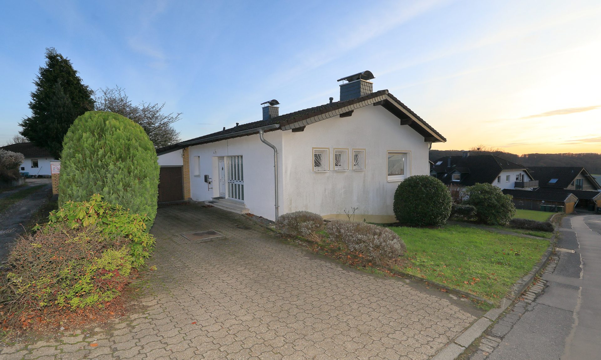 Immobilienangebot - Kürten-Biesfeld - Haus - Ein– bis Zweifamilienhaus mit Weitsicht