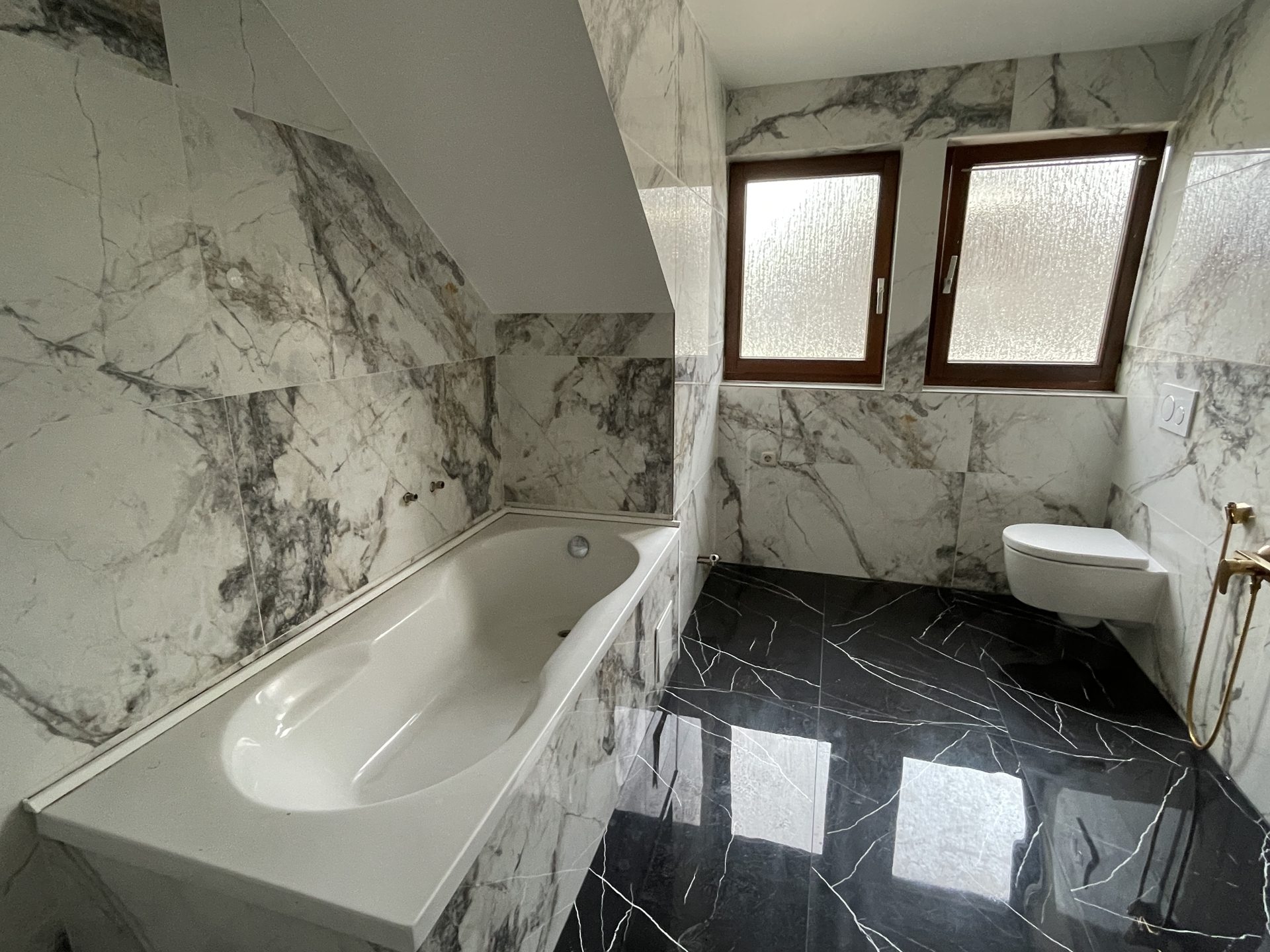Immobilienangebot - Neunkirchen-Seelscheid - Haus - Renovierungsbedürftiges Haus mit großem Grundstück