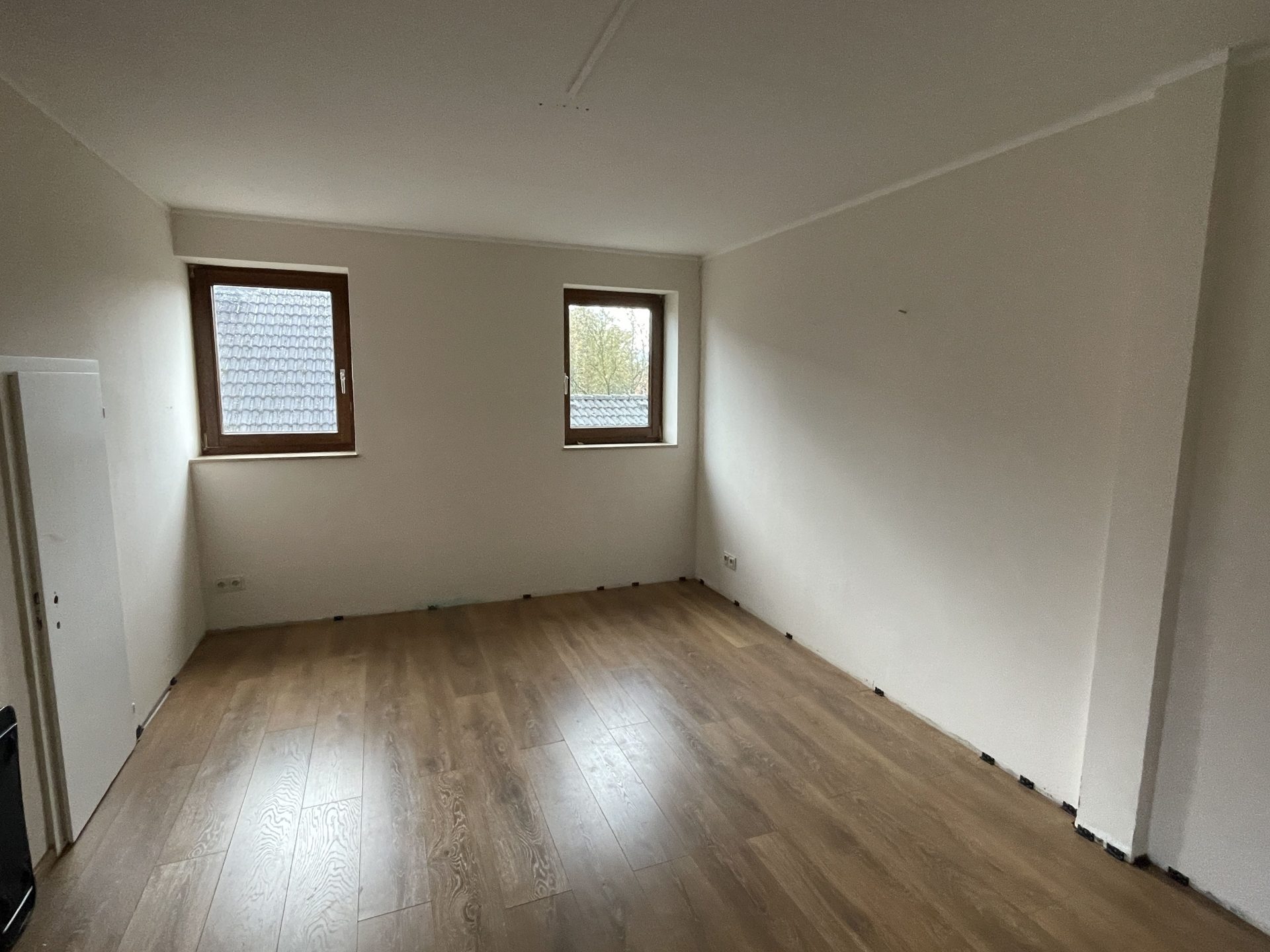 Immobilienangebot - Neunkirchen-Seelscheid - Haus - Renovierungsbedürftiges Haus mit großem Grundstück