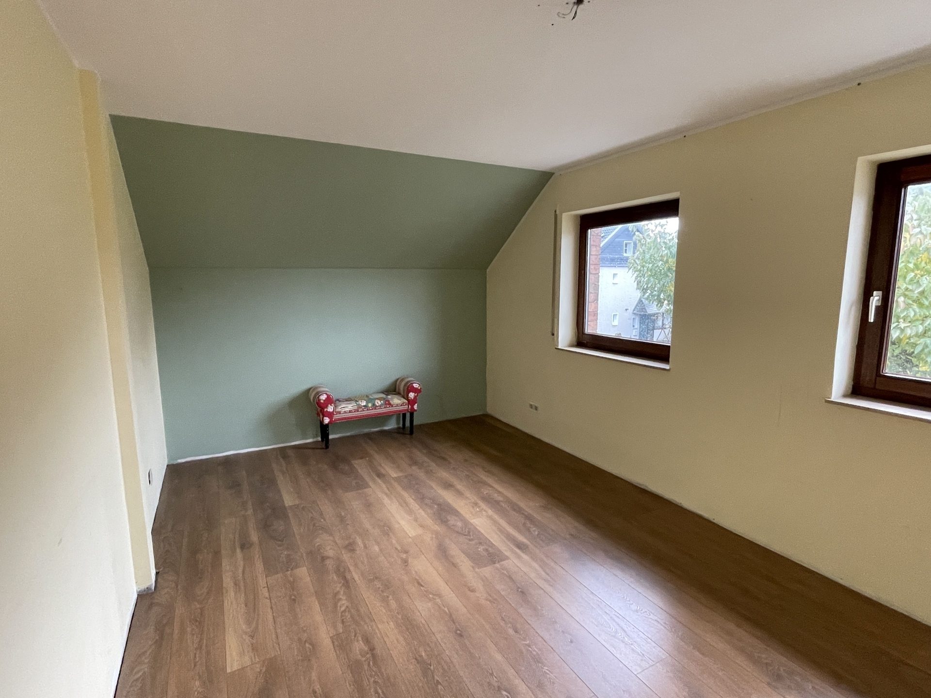 Immobilienangebot - Neunkirchen-Seelscheid - Haus - Renovierungsbedürftiges Haus mit großem Grundstück