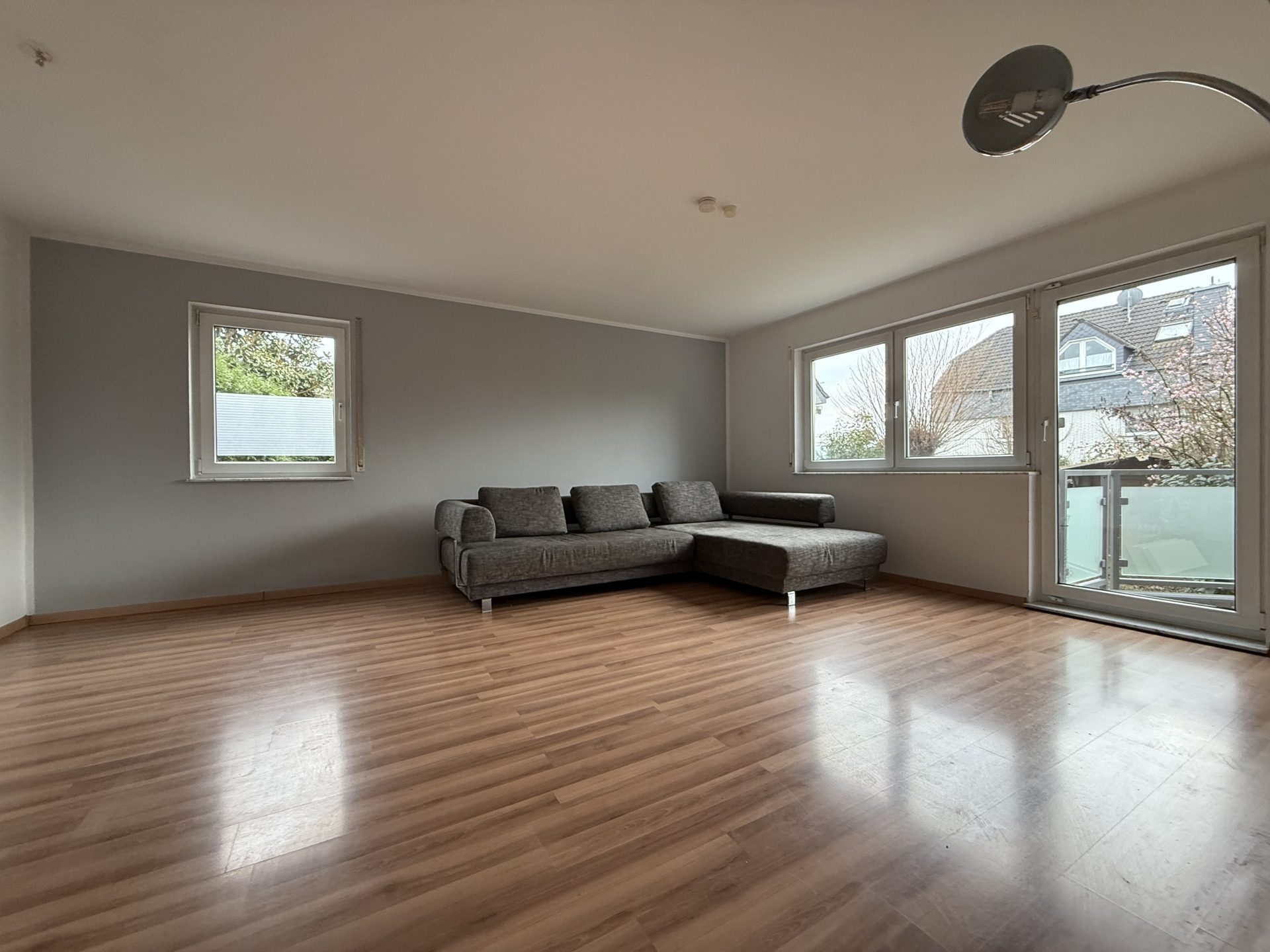 Immobilienangebot - Rösrath - Wohnung - Möbel + Farbe = Einziehen