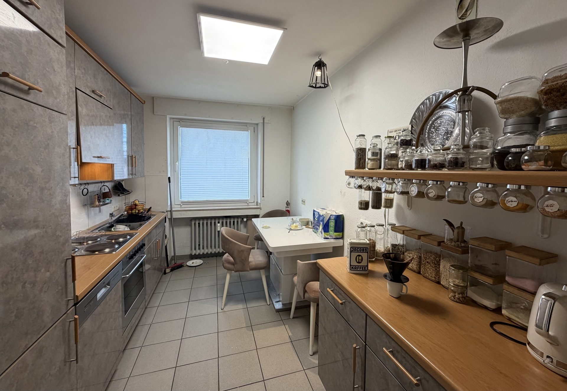 Immobilienangebot - Aachen - Verlautenheide - Alle - Großzügige 4-Zimmer-Wohnung mit Balkon und Garage