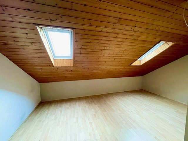 Immobilienangebot - Bonn - Haus - Geringe Erbpacht!
Idyllisches Reihenmittelhaus mit viel Platz für Familien!