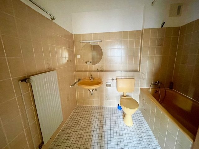 Immobilienangebot - Bonn - Haus - Geringe Erbpacht!
Idyllisches Reihenmittelhaus mit viel Platz für Familien!