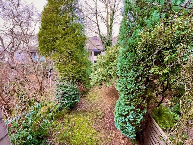 Immobilienangebot - Bonn - Haus - Geringe Erbpacht!
Idyllisches Reihenmittelhaus mit viel Platz für Familien!