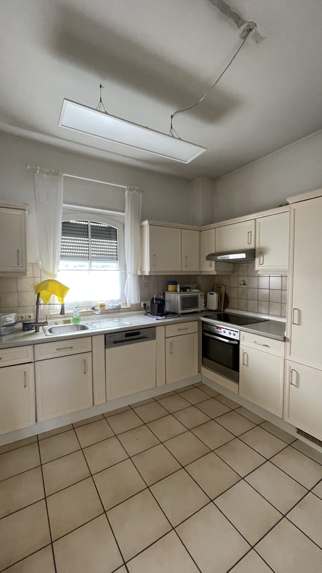 Immobilienangebot - Köln - Alle - Bezugsfreies und vielfältig nutzbares Mehrfamilienhaus mit Büro und Halle in verkehrsgünstiger Lage!