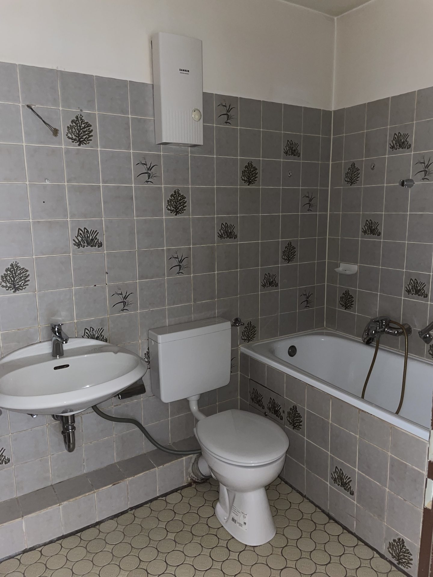 Immobilienangebot - Bonn / Beuel-Mitte - Wohnung - Eigennutzung oder Vermietung am Rhein - klassische ETW in Bonn-Beuel
