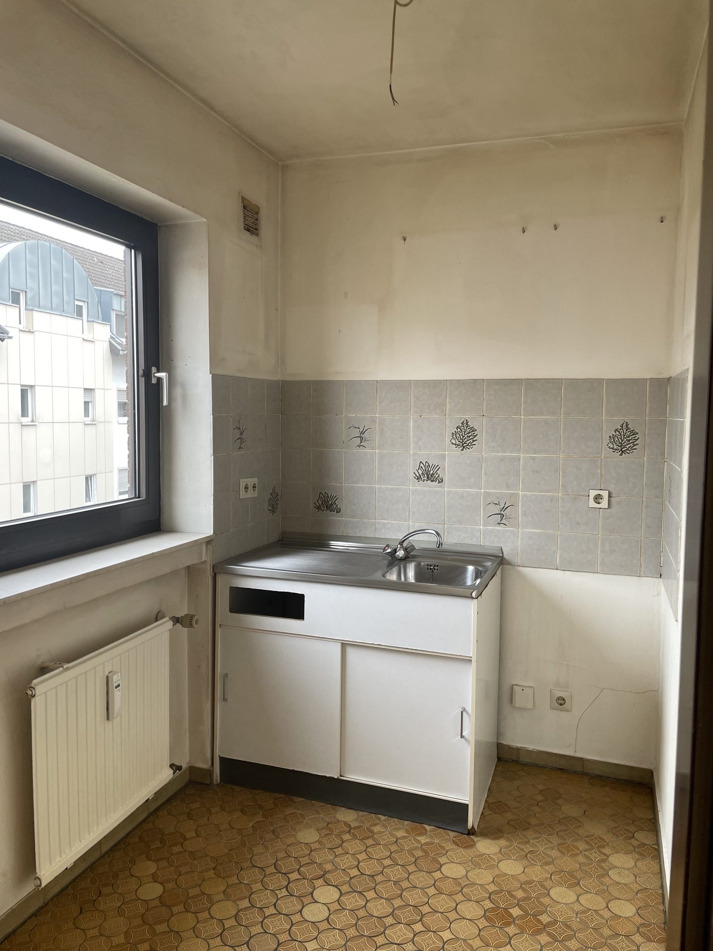 Immobilienangebot - Bonn / Beuel-Mitte - Wohnung - Eigennutzung oder Vermietung am Rhein - klassische ETW in Bonn-Beuel