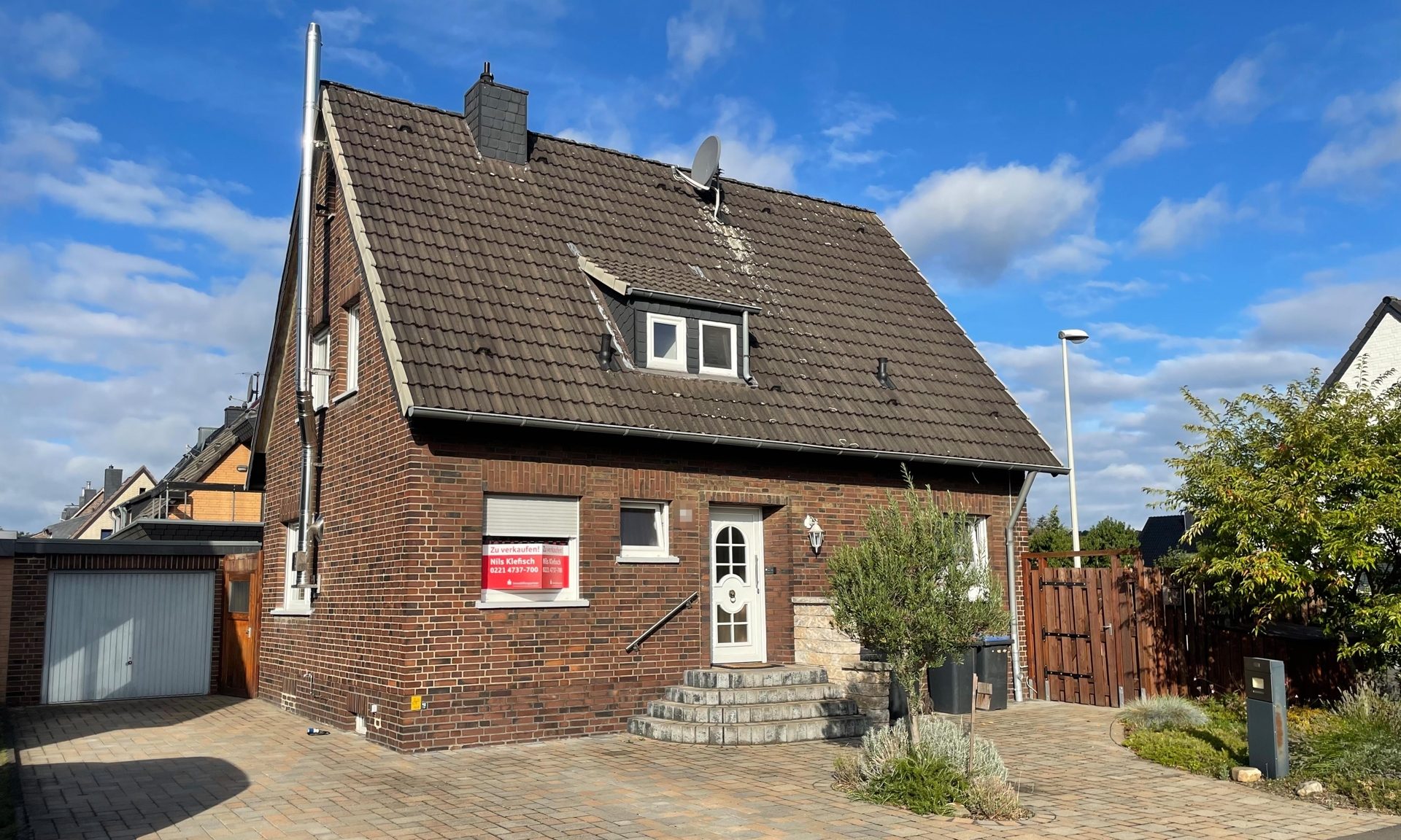Immobilienangebot - Frechen / Habbelrath - Haus - Freistehendes Einfamilienhaus mit Ausbaupotenzial und Solaranlage