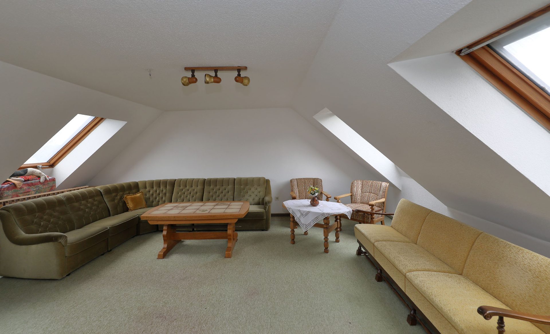 Immobilienangebot - Essen/Überruhr-Hinsel - Haus - Viel Platz in unverbauter Lage – Familienidyll mit Einliegerwohnung