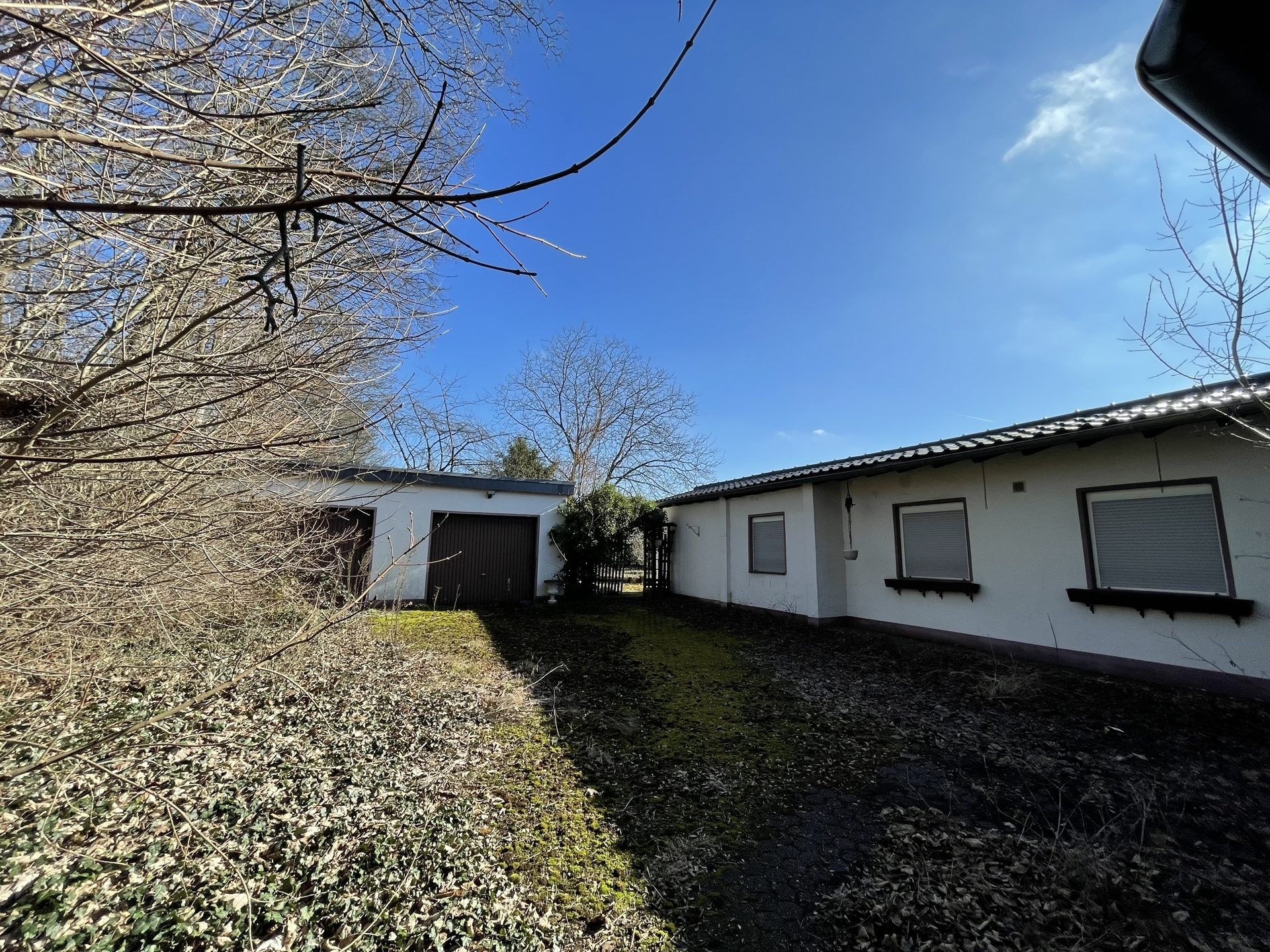 Immobilienangebot - Köln - Haus - Großzügiges Grundstück mit Entwicklungsperspektive!