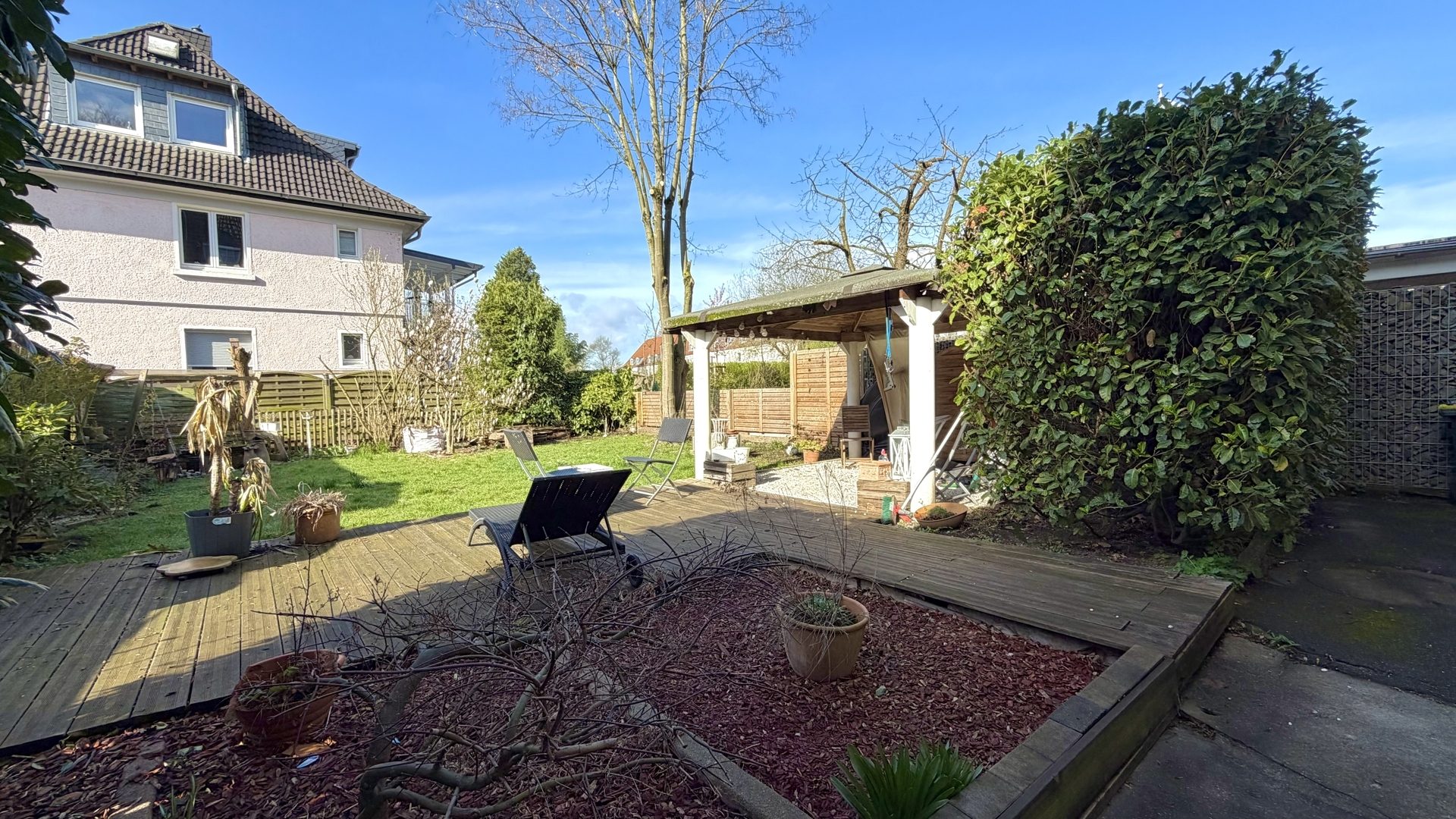 Immobilienangebot - Leverkusen - Haus - Kapitalanlage gesucht? Dieses 3-Familienhaus lohnt einen Blick.