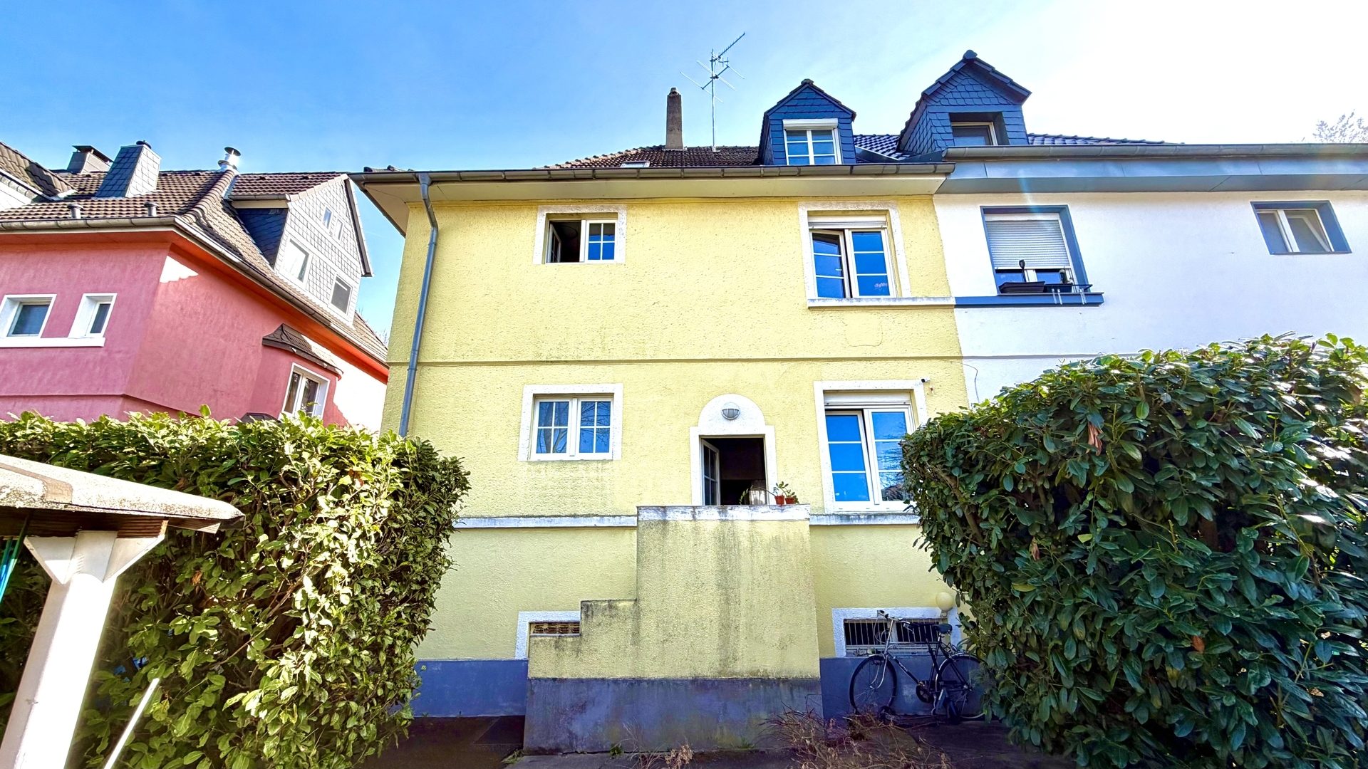 Immobilienangebot - Leverkusen - Haus - Kapitalanlage gesucht? Dieses 3-Familienhaus lohnt einen Blick.
