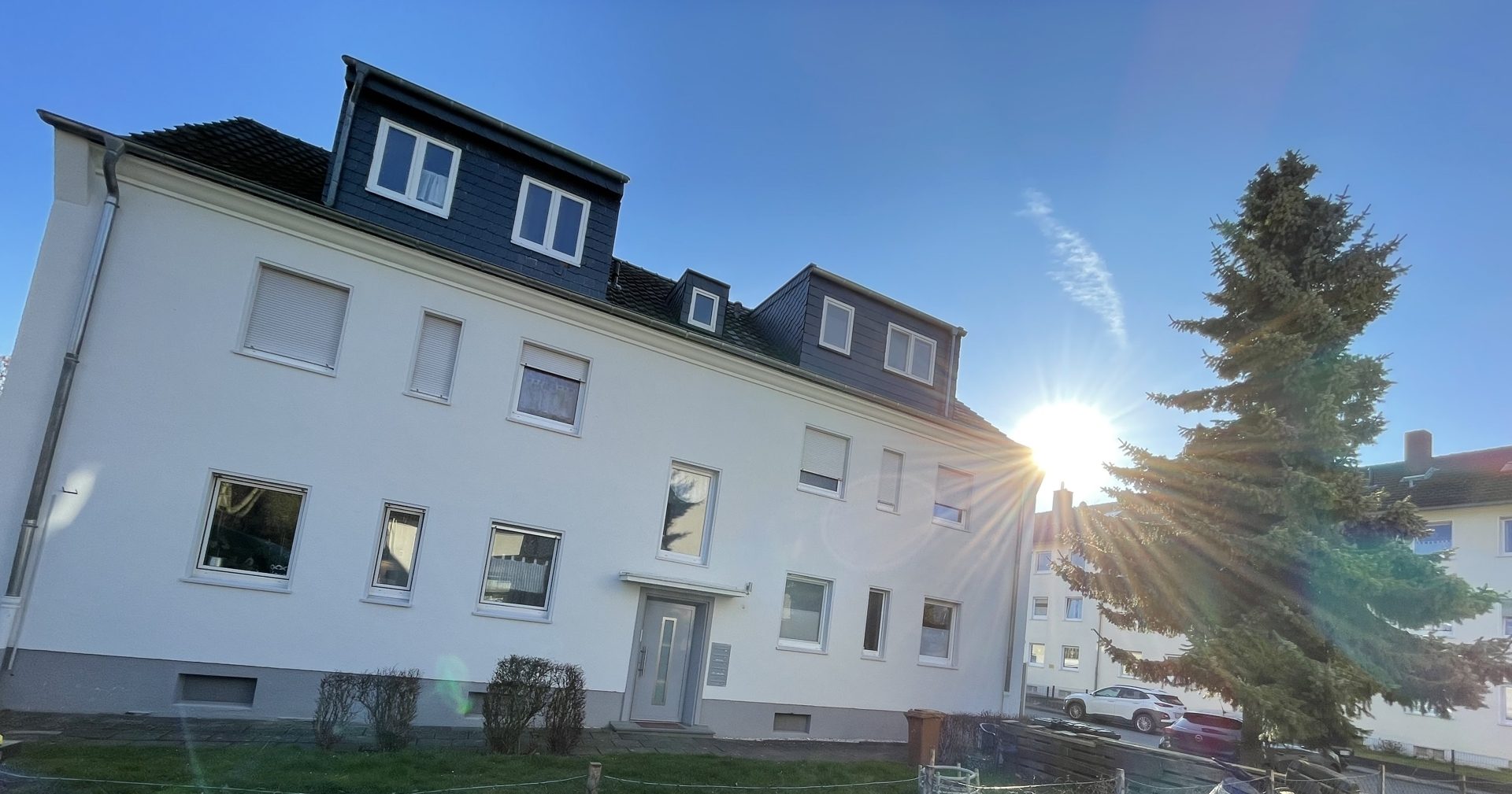 Immobilienangebot - Troisdorf - Wohnung - Helle Dachgeschosswohnung mit Balkon & Top-Anbindung!
Neuvermietung ab 01.06.2026