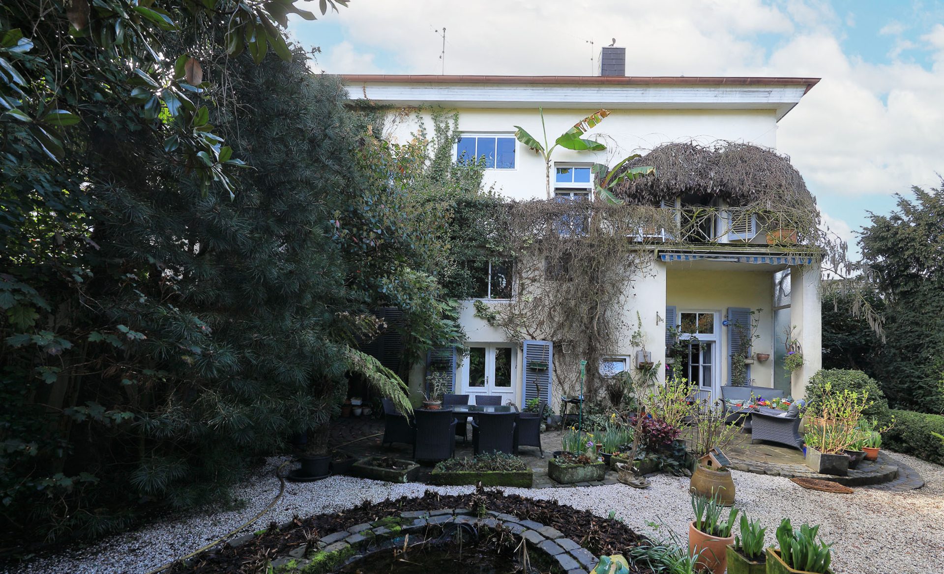 Immobilienangebot - Bonn / Oberkassel - Haus - Denkmalgeschützte Villa in direkter Lage zum Rhein mit parkähnlichem Grundstück