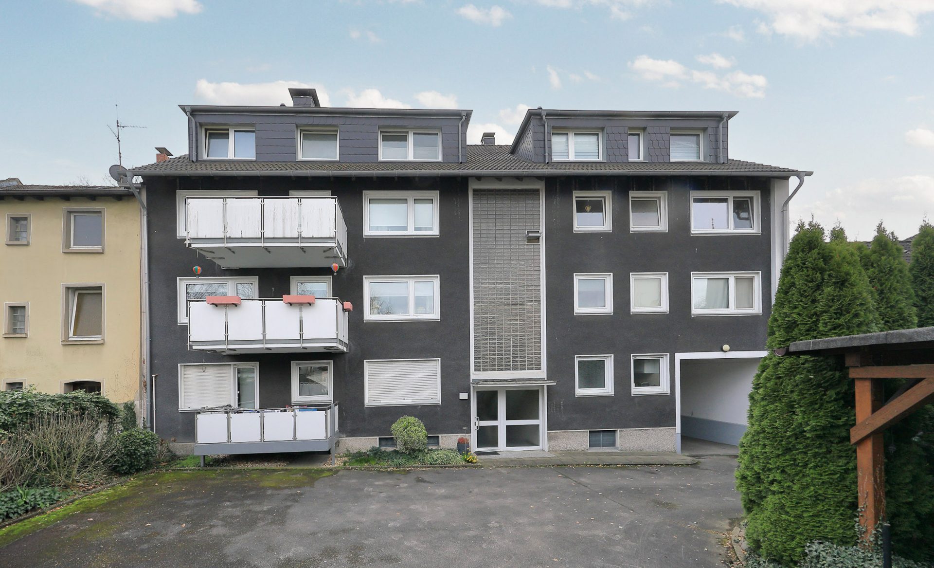 Immobilienangebot - Essen / Stoppenberg - Alle - Mehr als nur ein Mehrfamilienhaus – Substanz trifft Potenzial