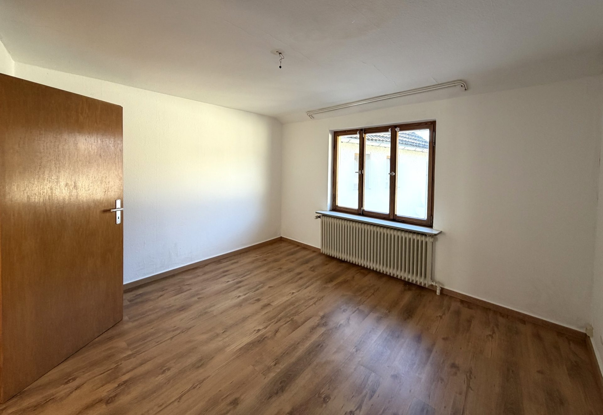 Immobilienangebot - Rheinbreitbach - Haus - Sanierungsprojekt mit Potenzial und großzügiger Terrasse