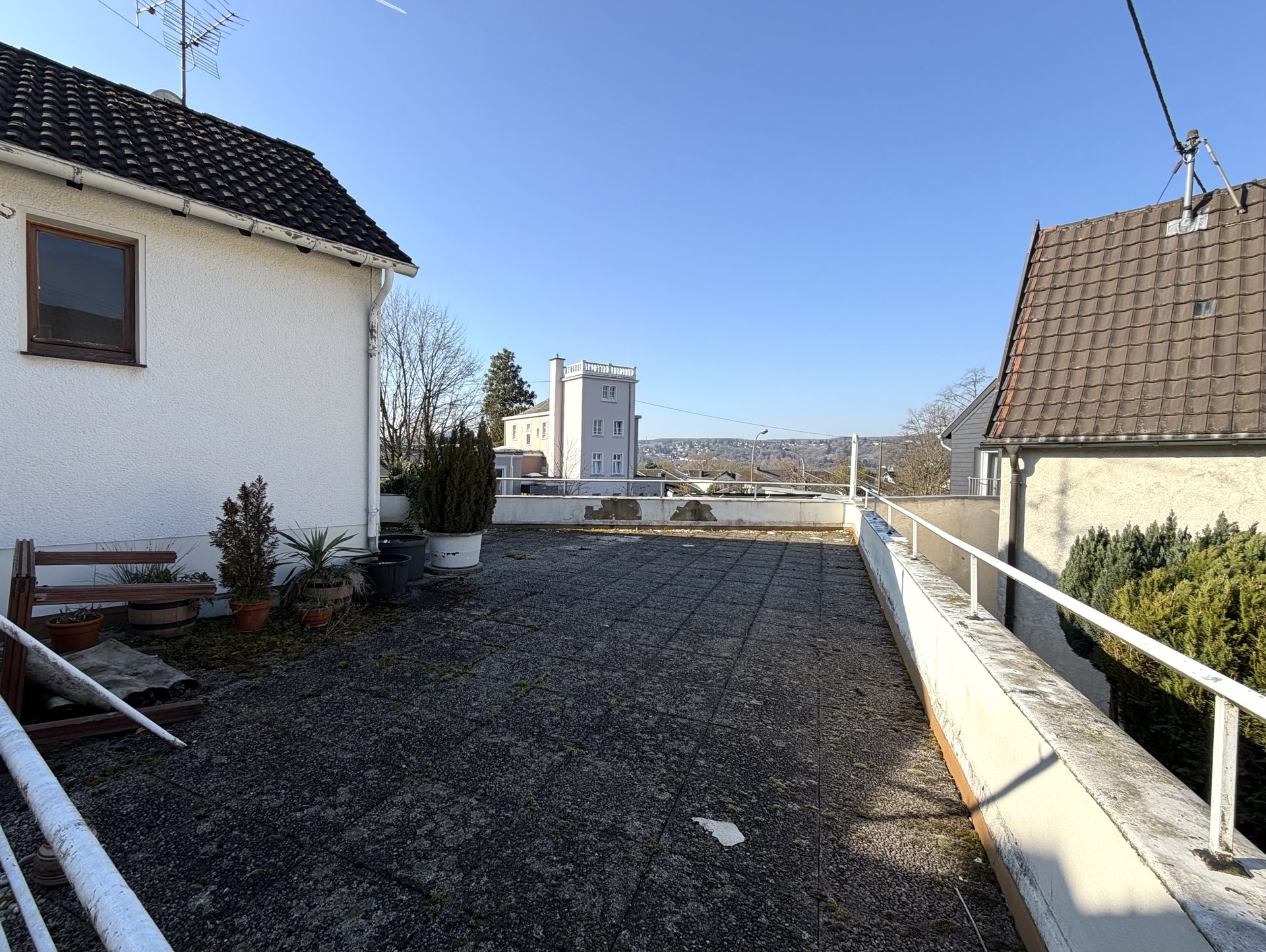 Immobilienangebot - Rheinbreitbach - Haus - Sanierungsprojekt mit Potenzial und großzügiger Terrasse