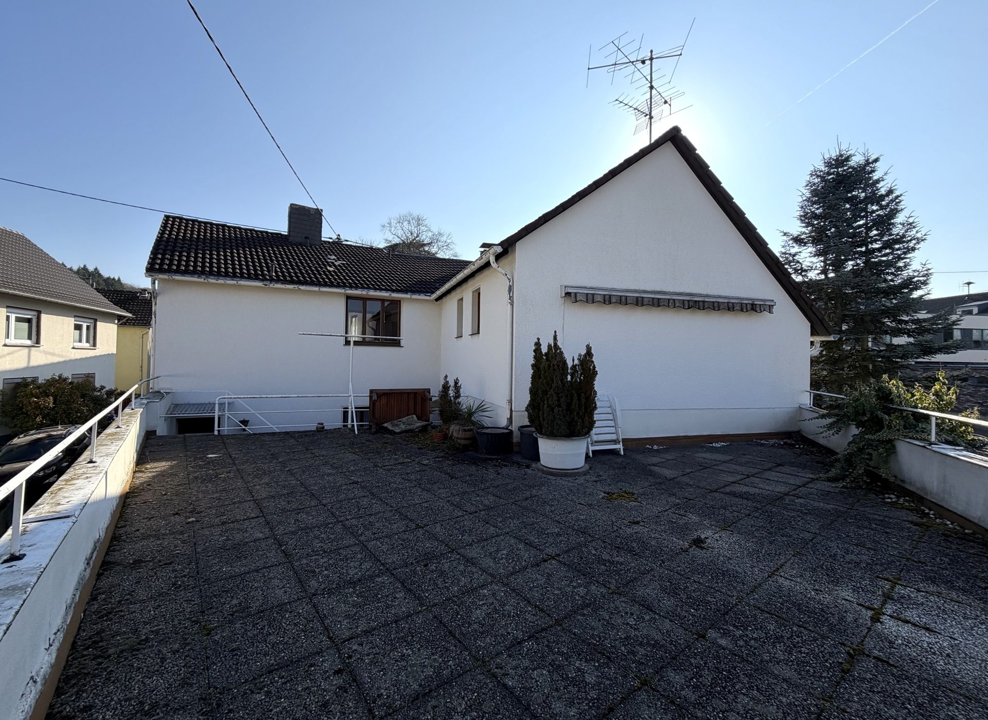 Immobilienangebot - Rheinbreitbach - Haus - Sanierungsprojekt mit Potenzial und großzügiger Terrasse