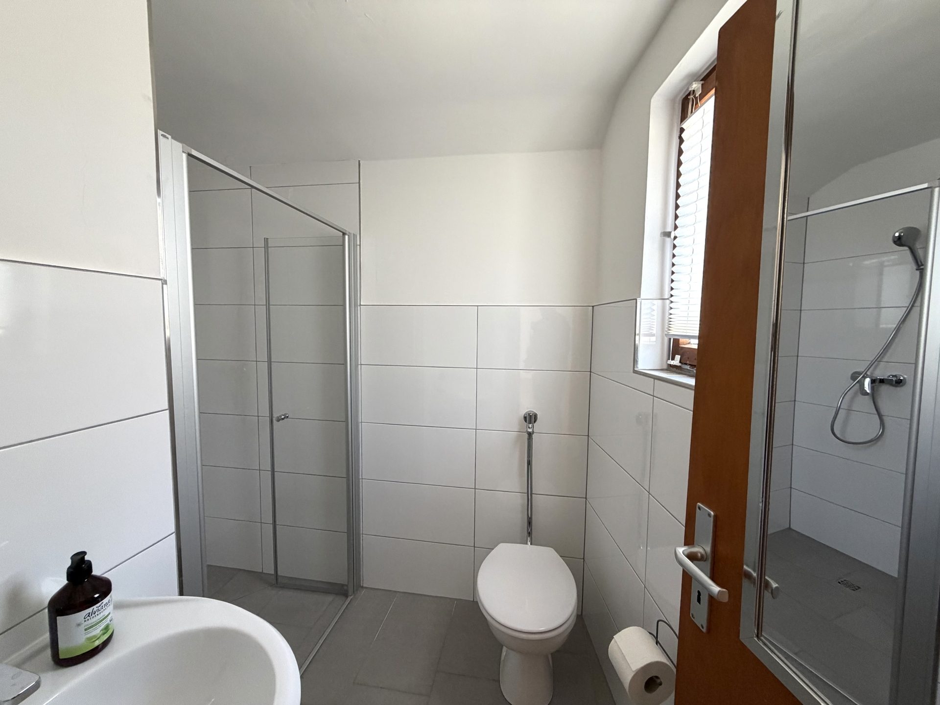 Immobilienangebot - Rheinbreitbach - Haus - Sanierungsprojekt mit Potenzial und großzügiger Terrasse