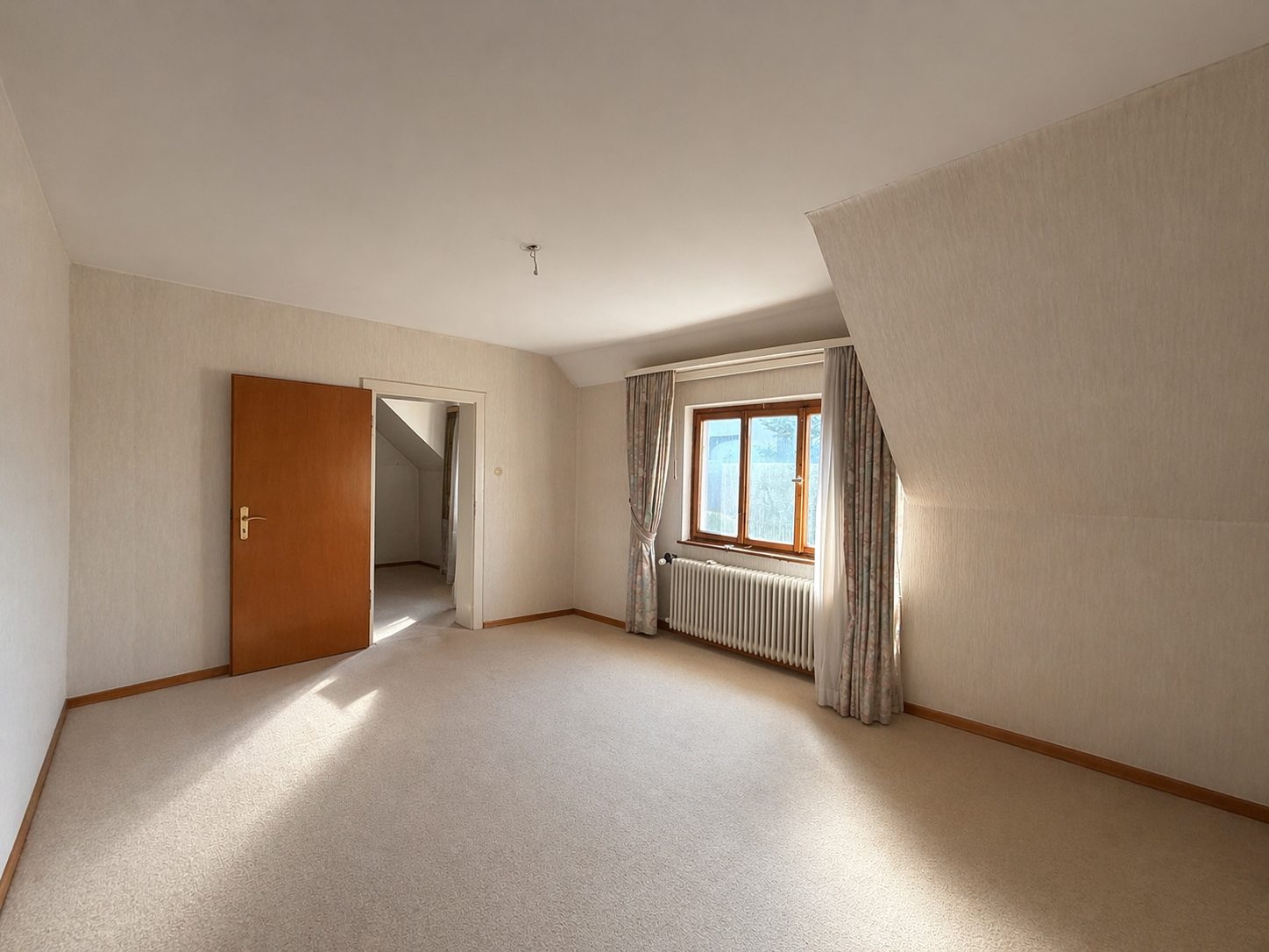Immobilienangebot - Rheinbreitbach - Haus - Sanierungsprojekt mit Potenzial und großzügiger Terrasse